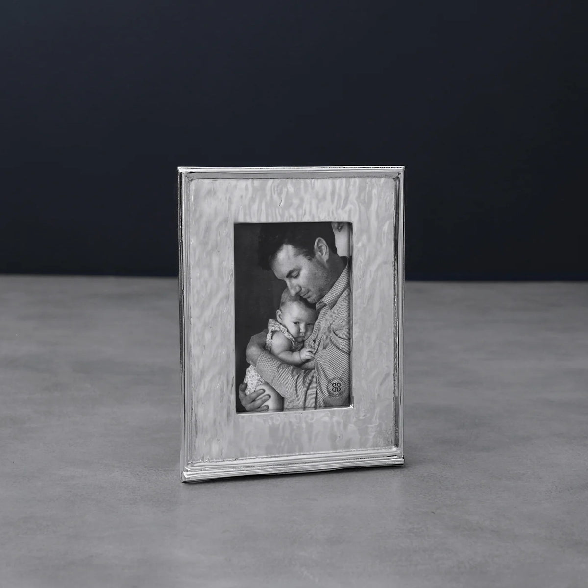 beatriz-ball-frame-emerson-4-x-6-vertical