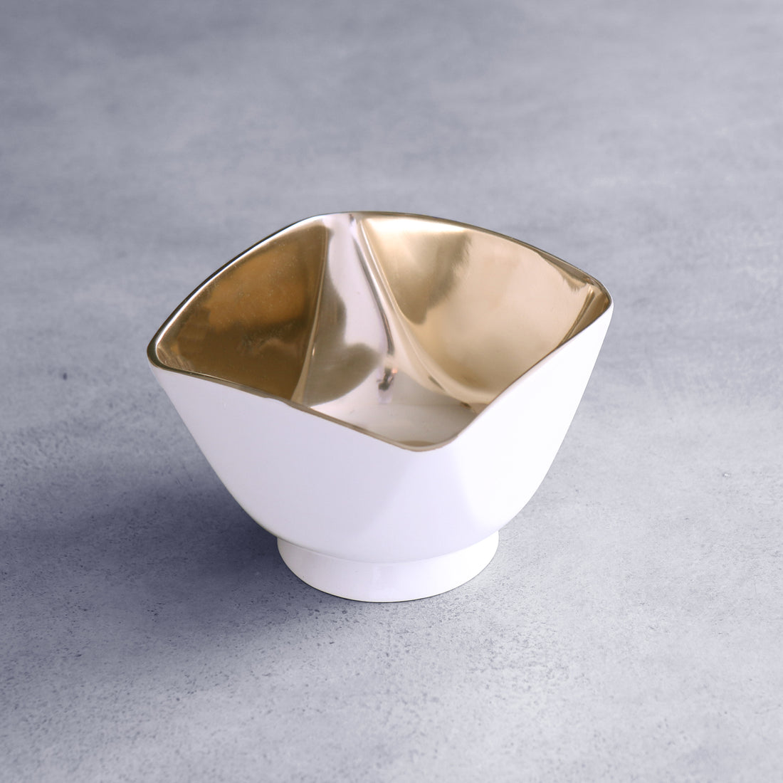 THANNI Elena Small Bowl (White and Gold)