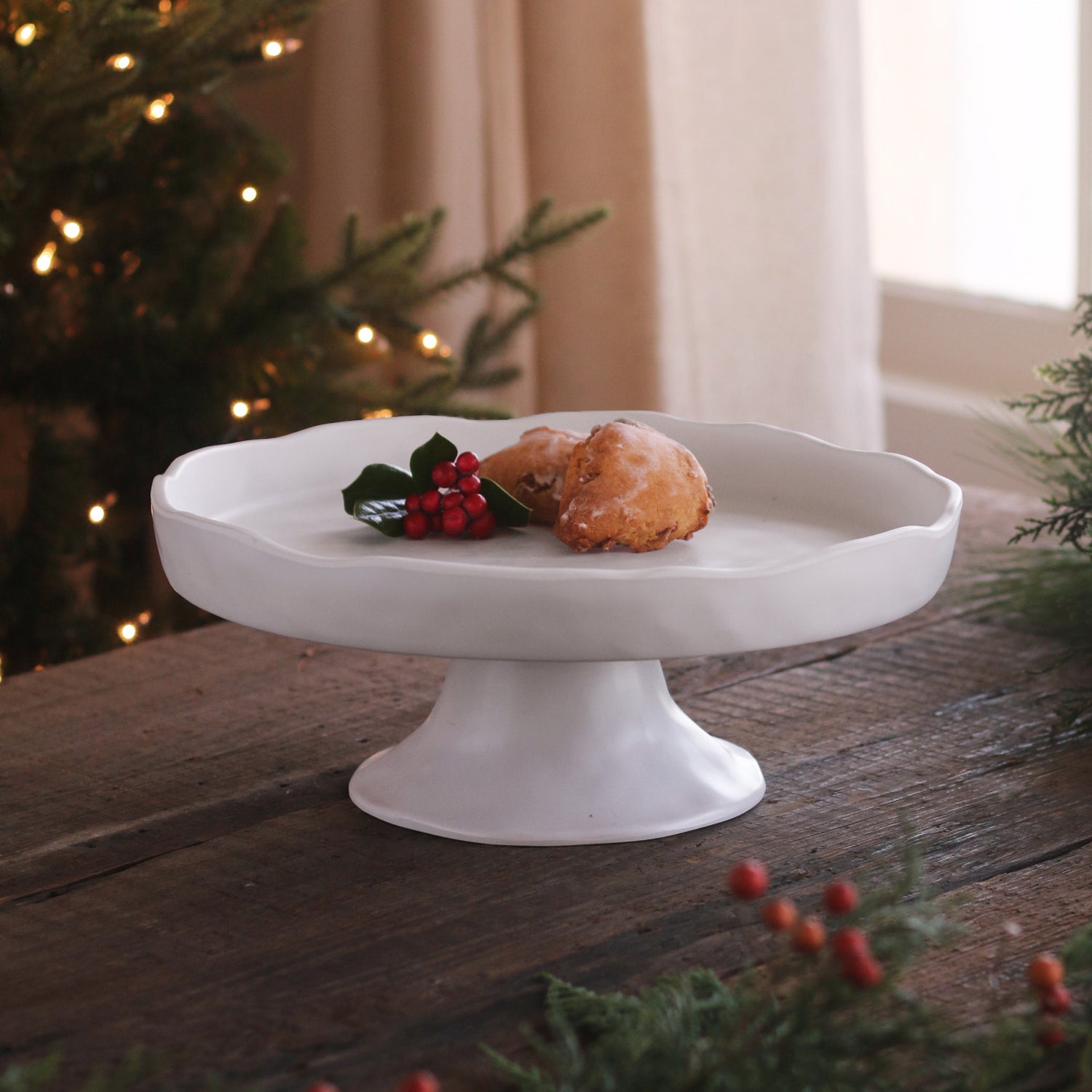 VIDA Nube Round Pedestal Cake Plate (White)