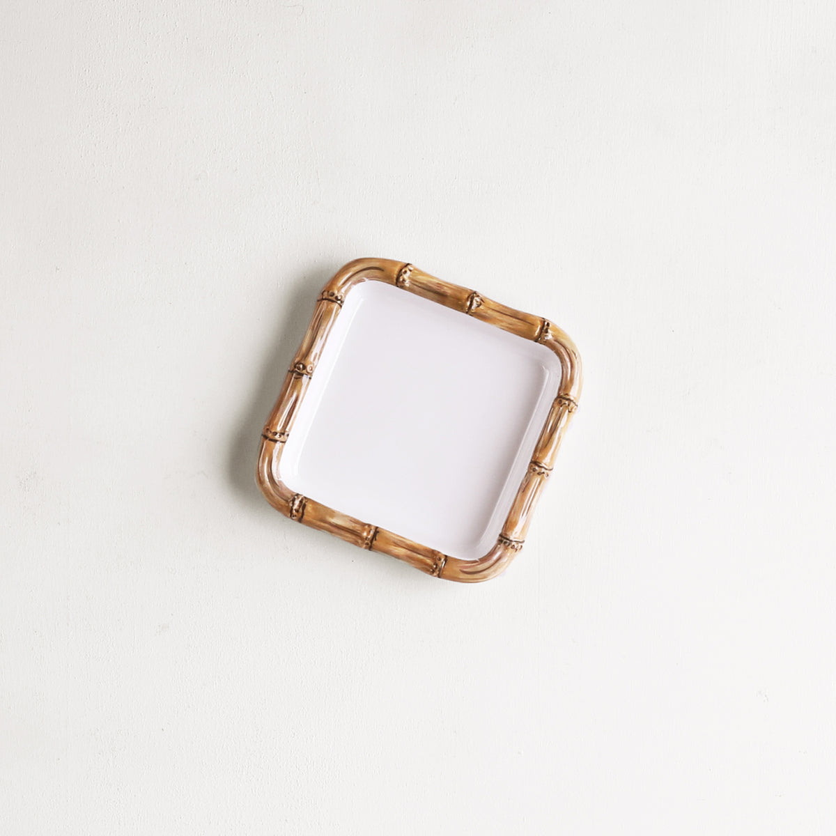 beatriz-ball-vida-bamboo-beverage-napkin-holder-white-and-natural