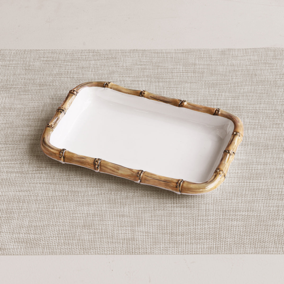 beatriz-ball-vida-bamboo-guest-towel-holder-white-and-natural