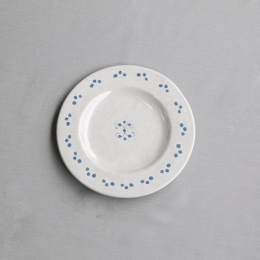 VIDA Sienna 9.25&quot; Salad Plate Set of 4 (White and Blue)