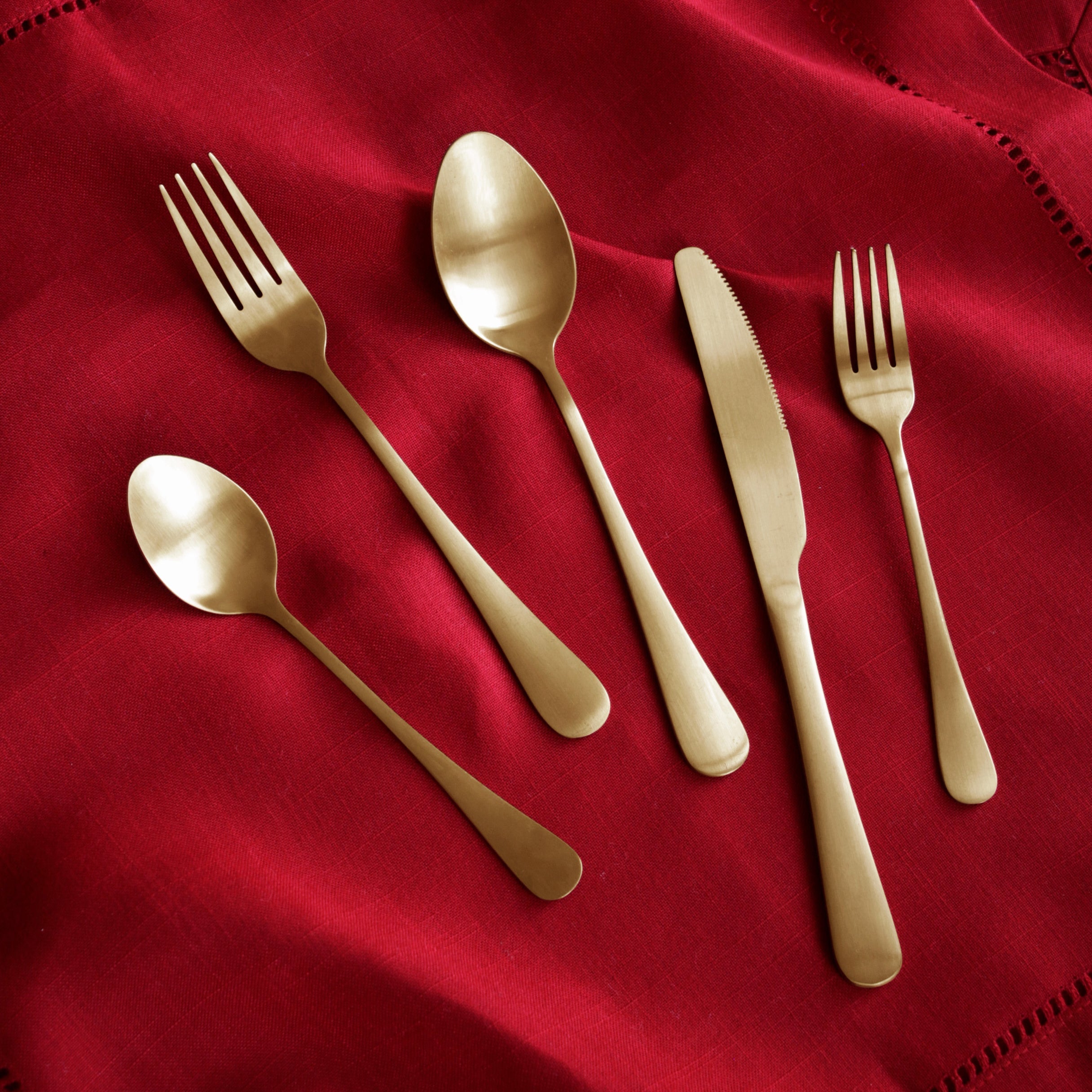 beatriz-ball-vida-droplet-stainless-flatware-set-of-5-full-brushed-champagne-gold