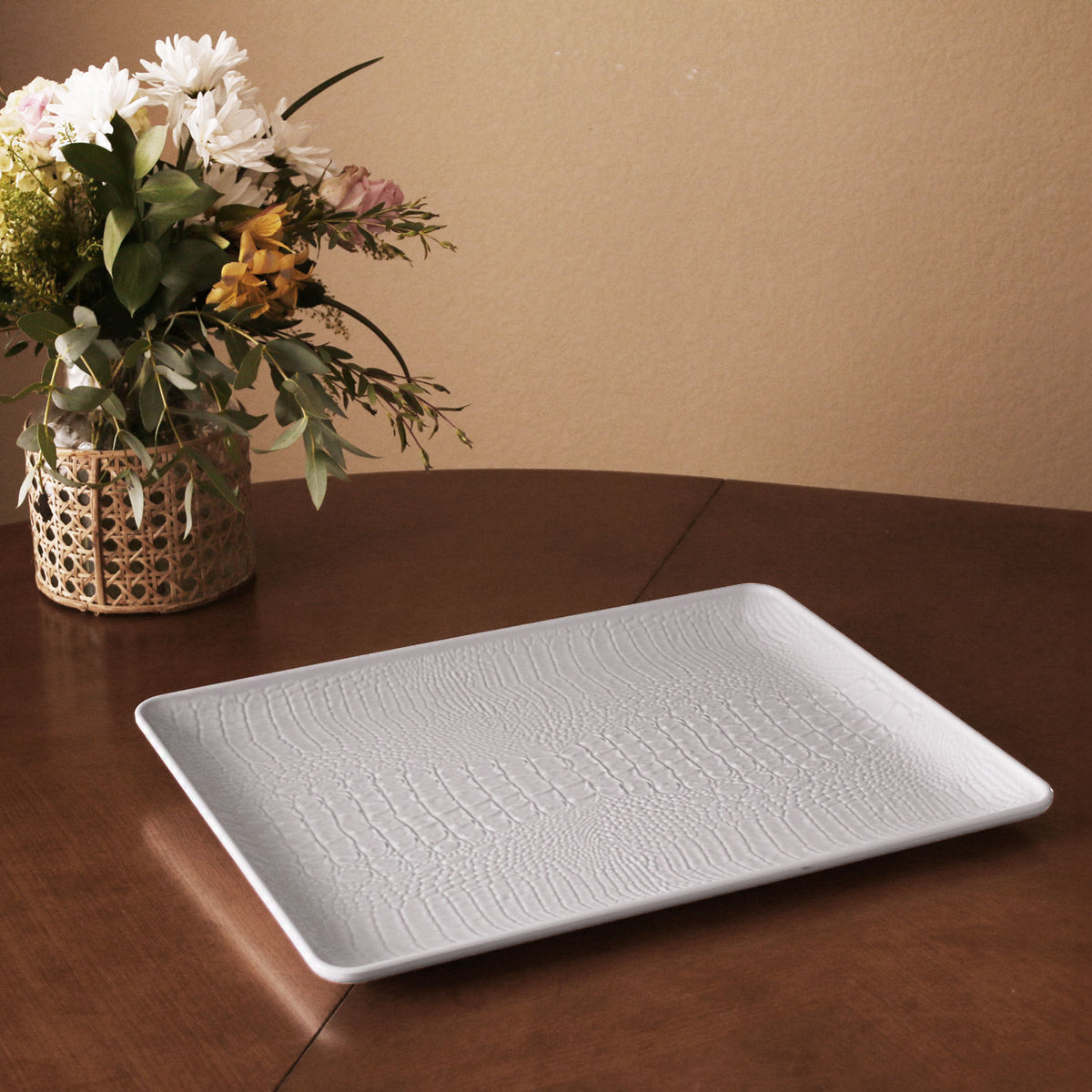 beatriz-ball-vida-croc-extra-large-rectangular-tray-white