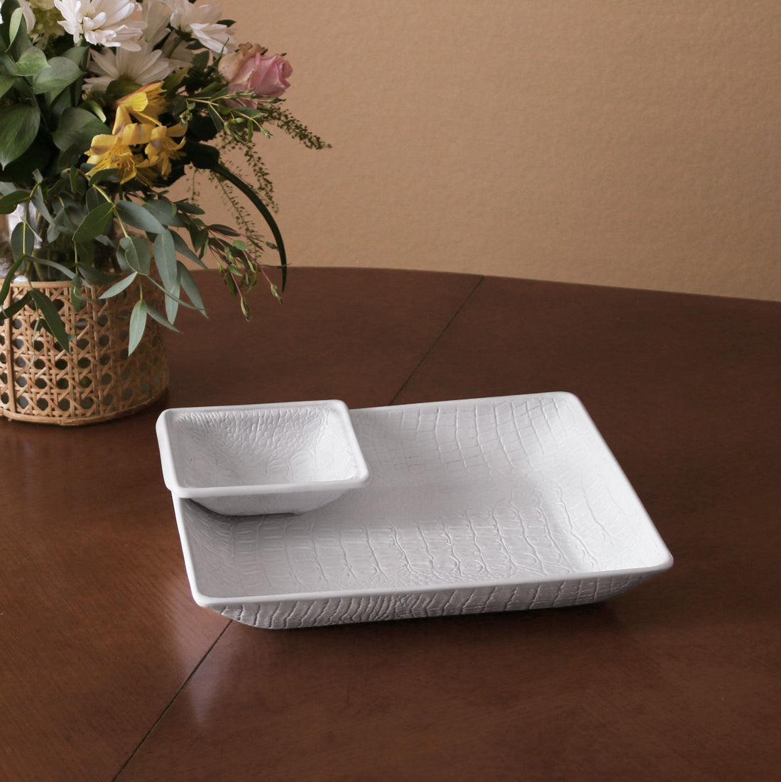 beatriz-ball-vida-croc-chip-dip-white