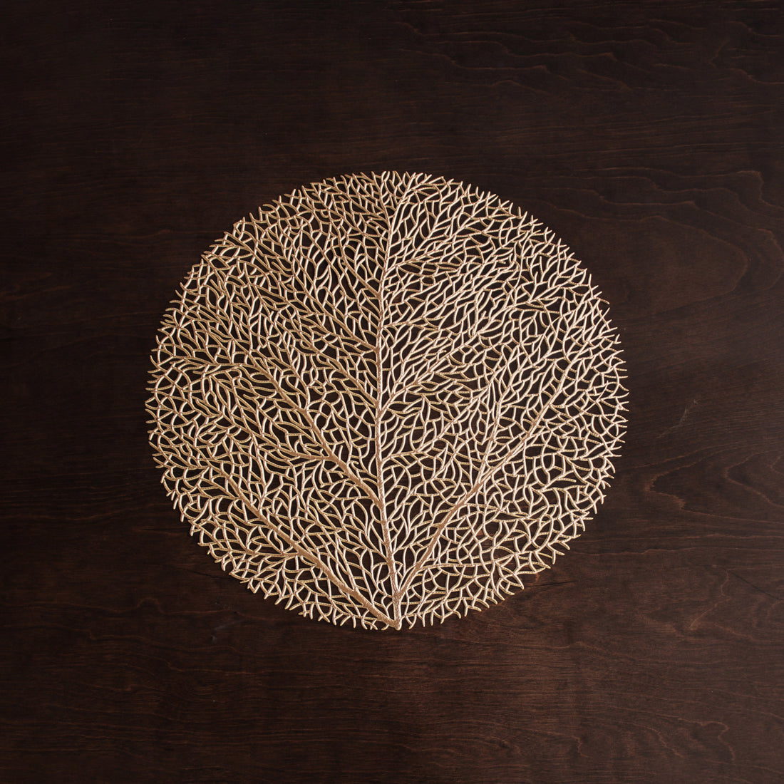 VIDA Coral  15&quot; Round Placemats Set of 4 (Gold)
