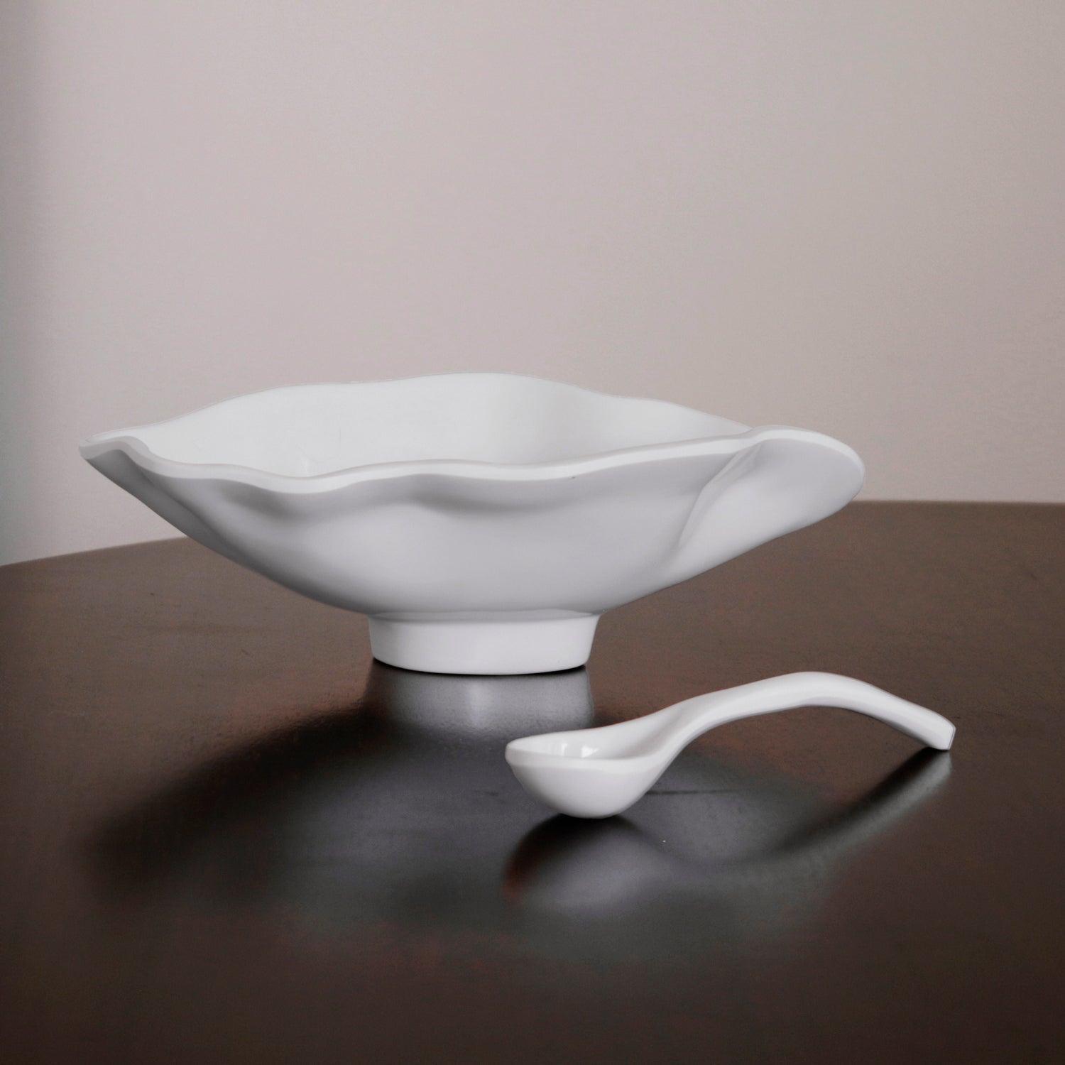 beatriz-ball-vida-havana-small-oval-bowl-with-spoon-white