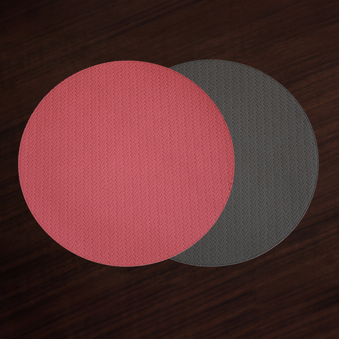 beatriz-ball-vida-snakeskin-reversible-15-round-placemats-set-of-4-salmon-and-charcoal
