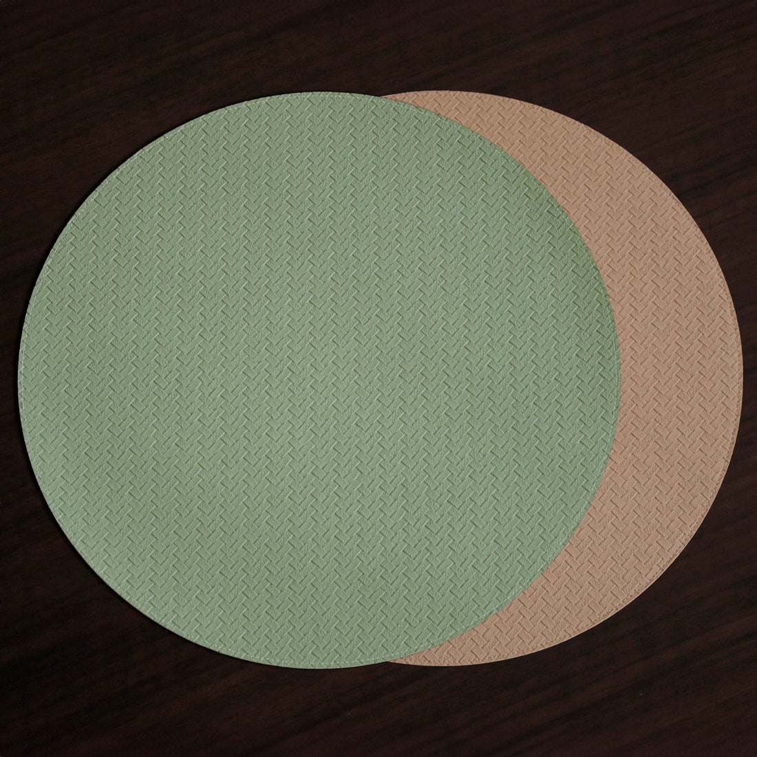 beatriz-ball-vida-snakeskin-reversible-15-round-placemats-set-of-4-medium-green-and-tan