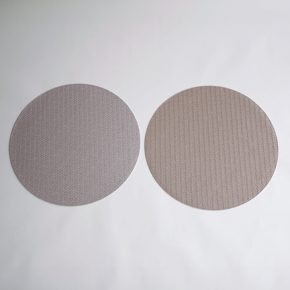 beatriz-ball-vida-metallic-snakeskin-reversible-15-round-placemats-set-of-4-silver-and-pewter