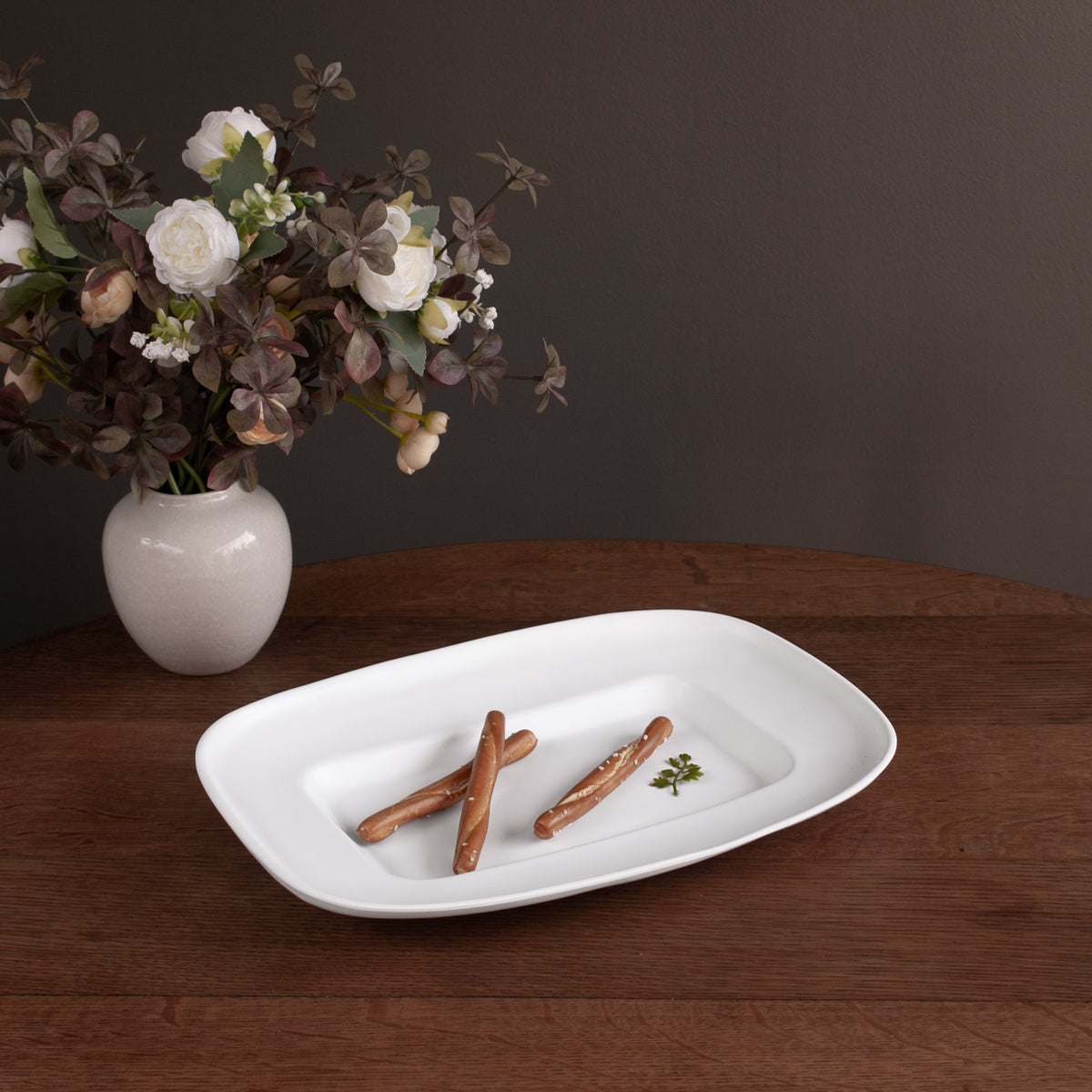 beatriz-ball-vida-nube-medium-rectangle-platter-white