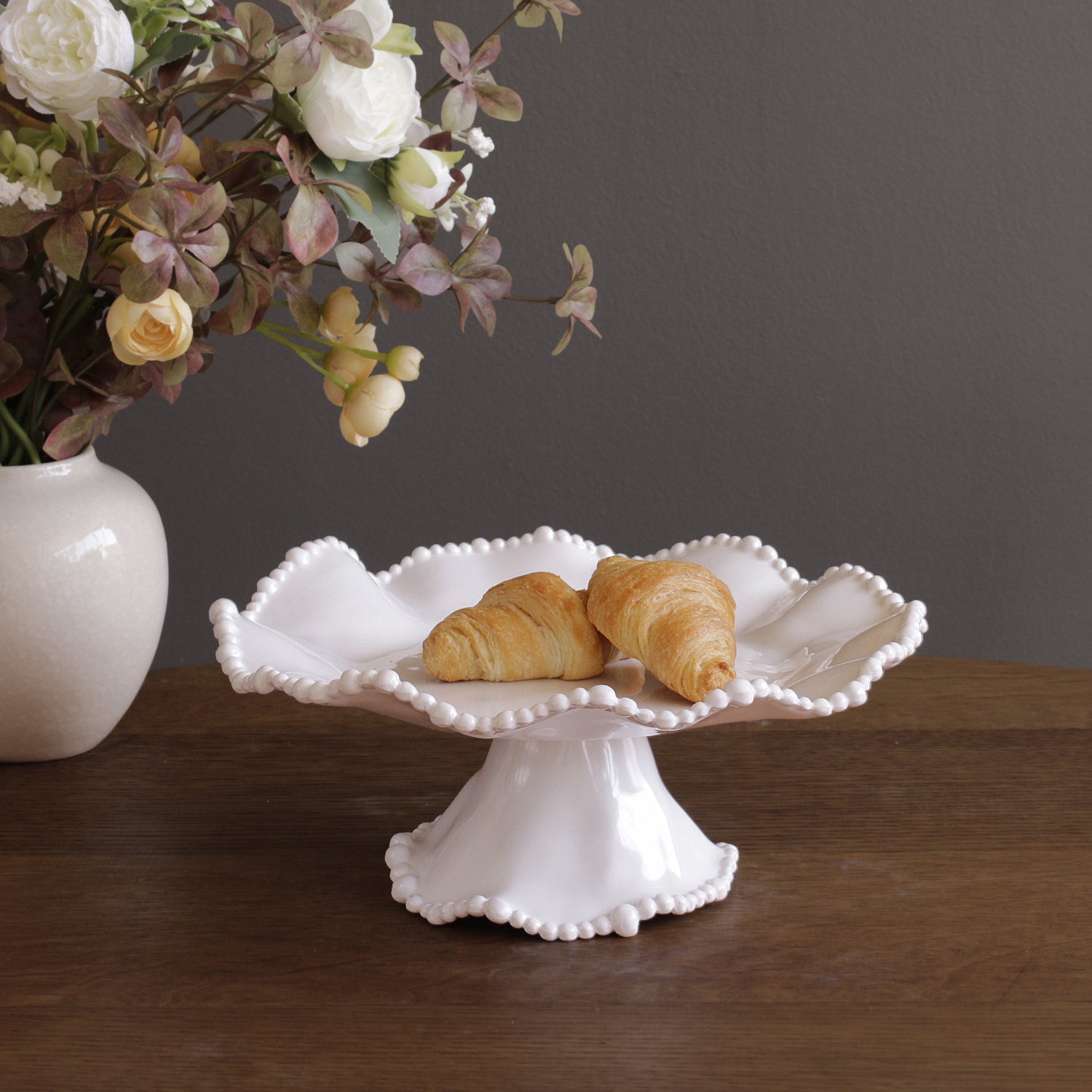 beatriz-ball-vida-alegria-small-pedestal-cake-plate-white