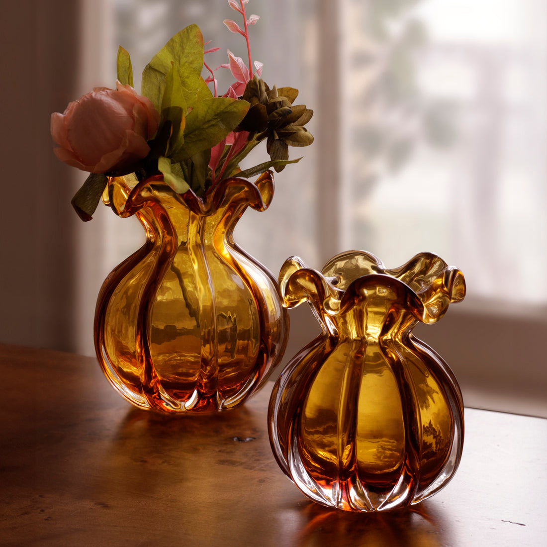 beatriz-ball-glass-vento-medium-round-bud-vase-amber