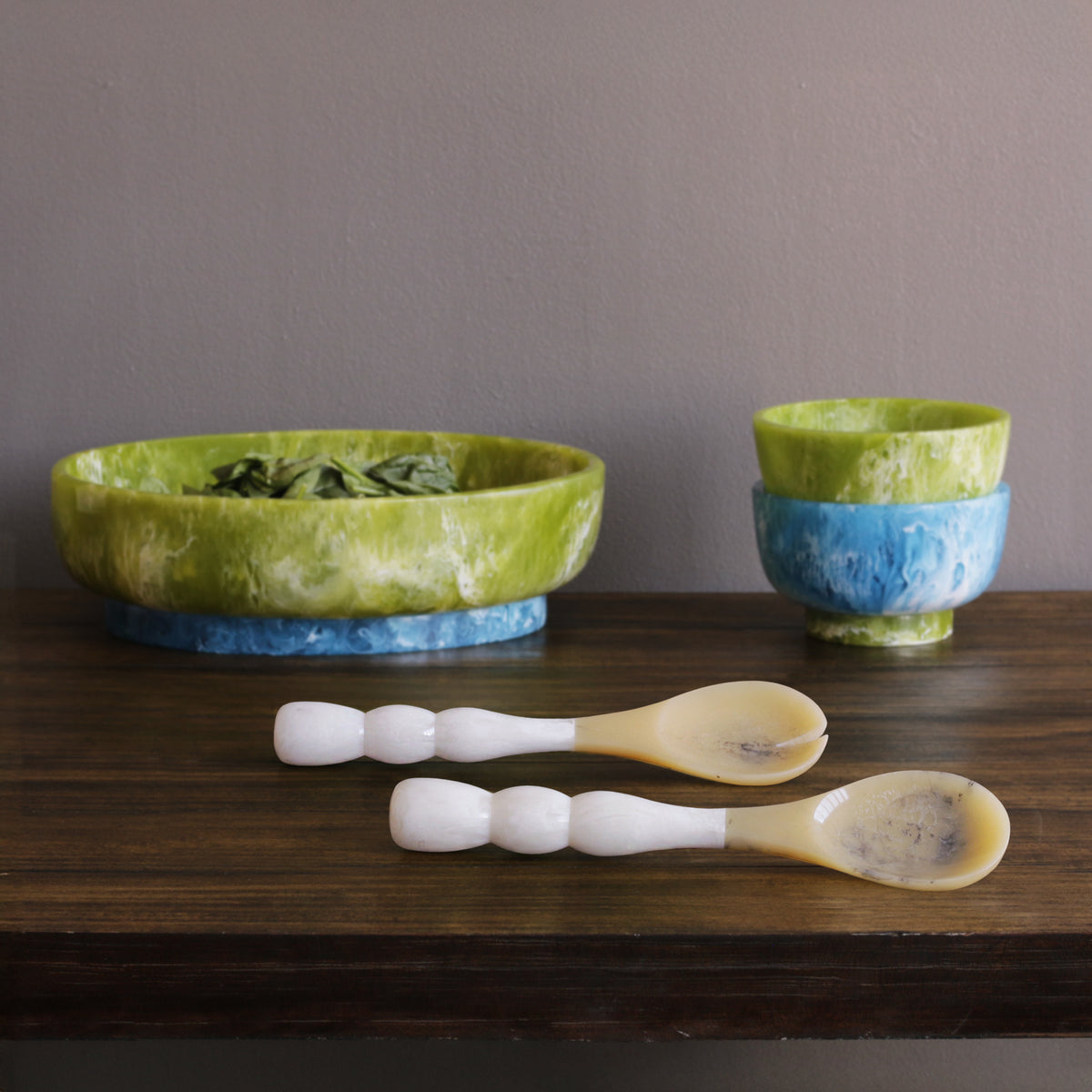 beatriz-ball-resin-rio-bubble-salad-servers-white