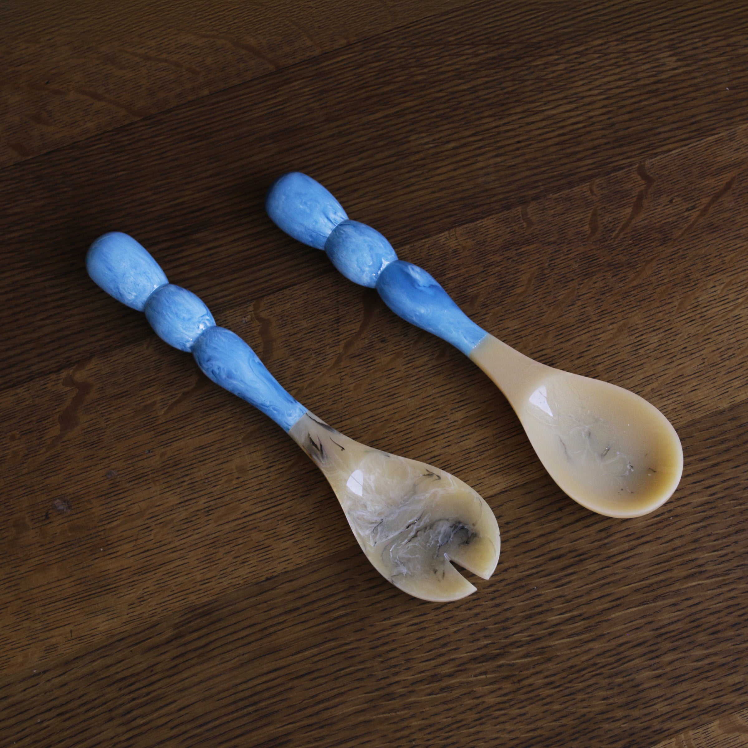 beatriz-ball-resin-rio-bubble-salad-servers-blue