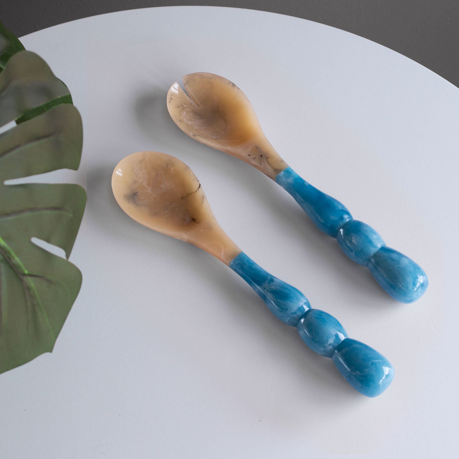 beatriz-ball-resin-rio-bubble-salad-servers-blue