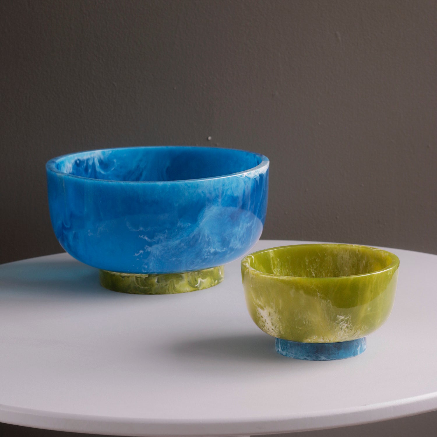 beatriz-ball-resin-rio-small-bowl-with-base-green-and-blue