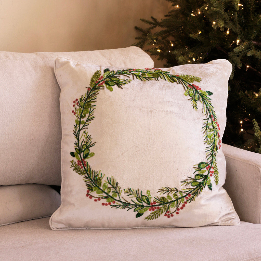 holiday-holly-wreath-throw-pillow-red-and-green