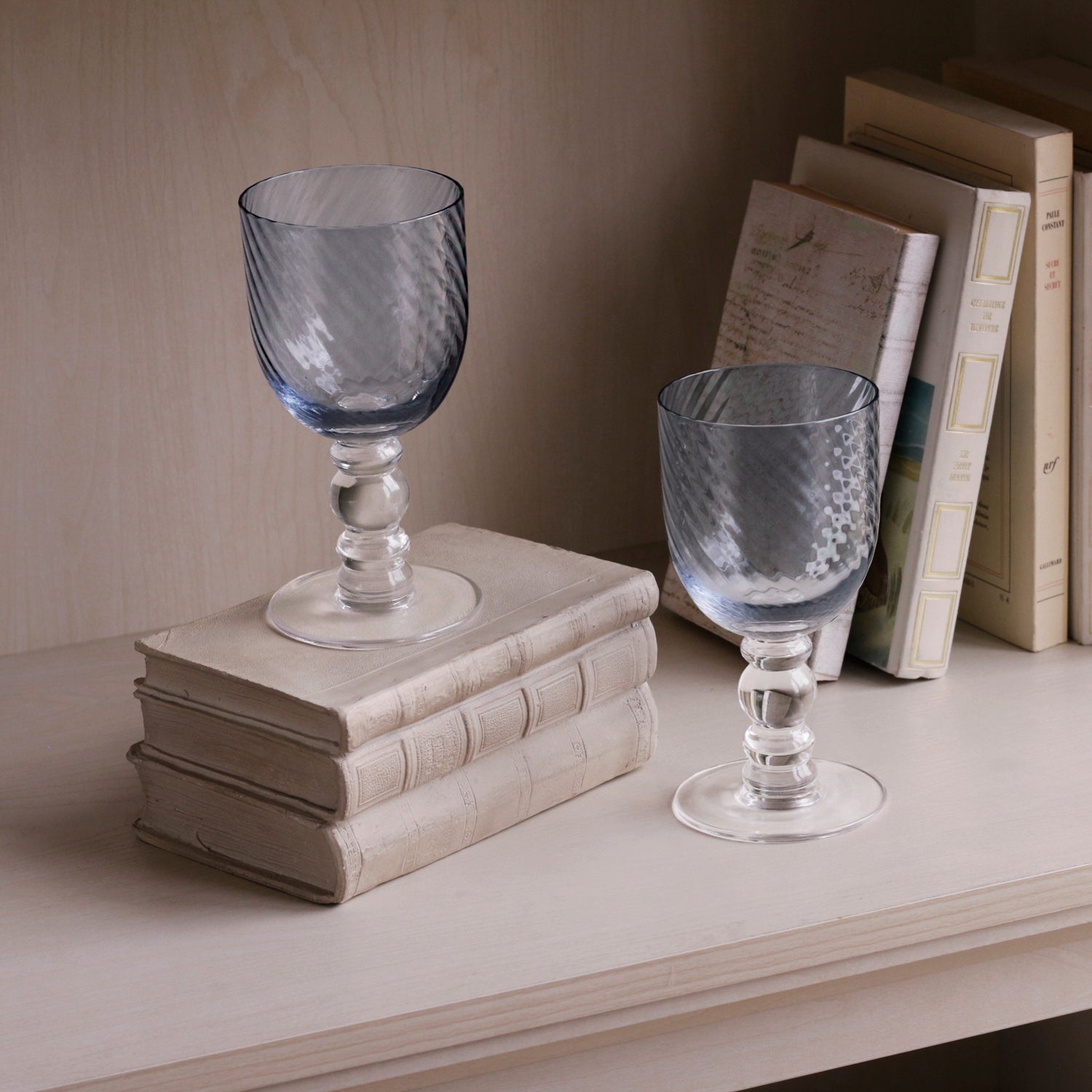 GLASS French Swirl Wine Set of 4 (Blue)