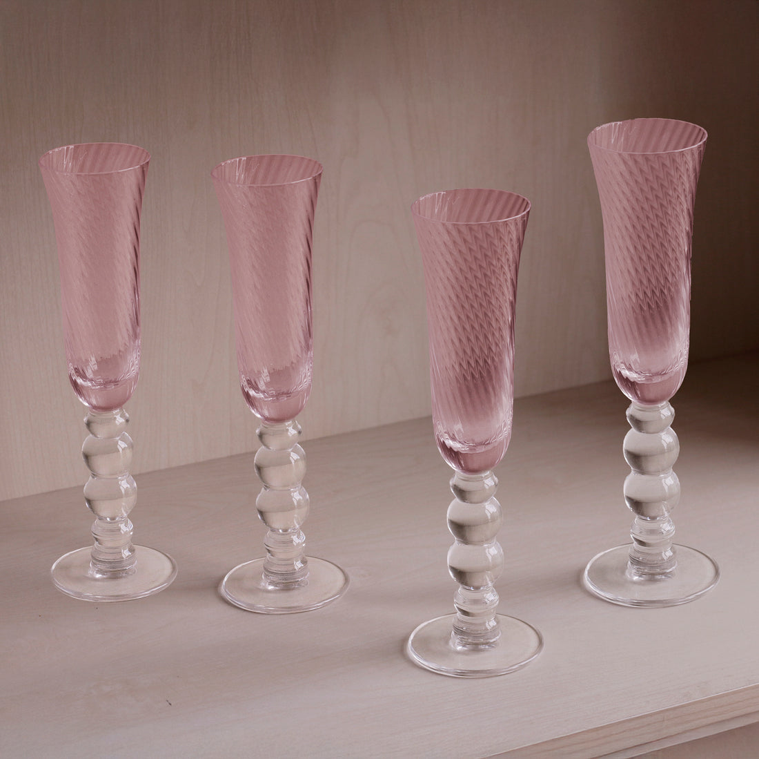 GLASS French Swirl Champagne Flute Set of 4 (Pink)