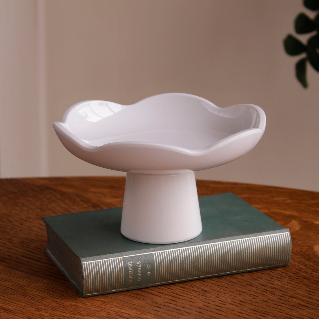 VIDA Amelia Small Pedestal White