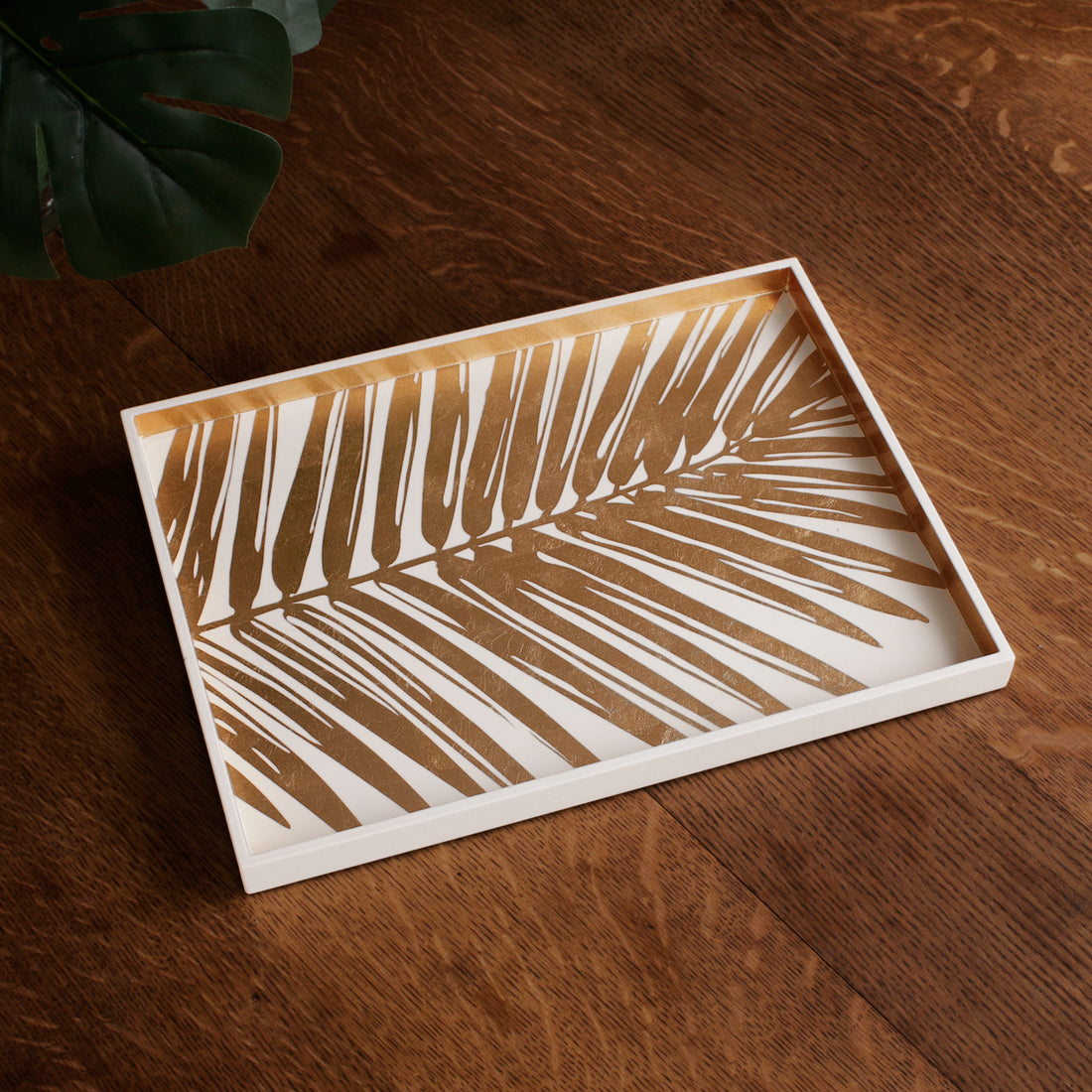 INDOCHINE Small Lacquered Palm Tray White and Gold