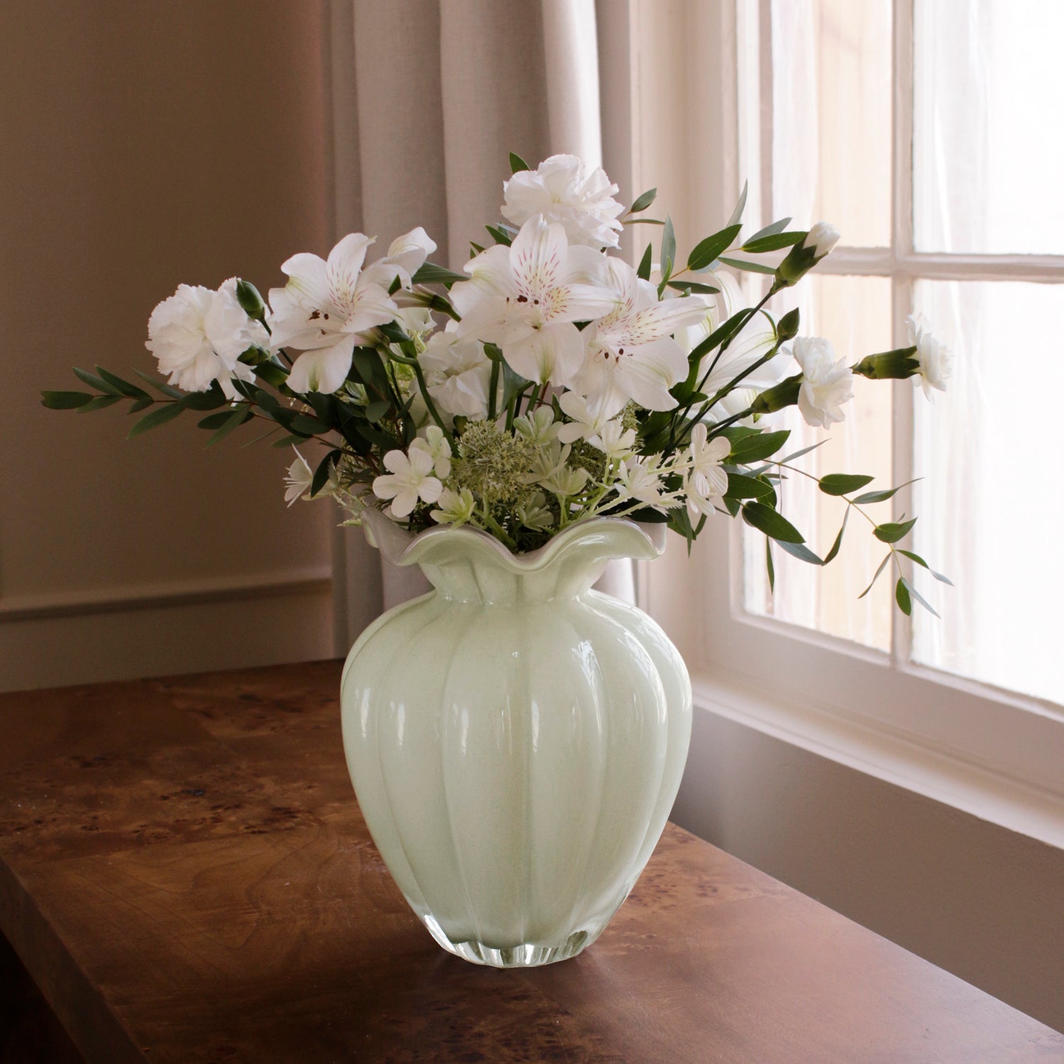 glass-vento-large-vase-pistachio