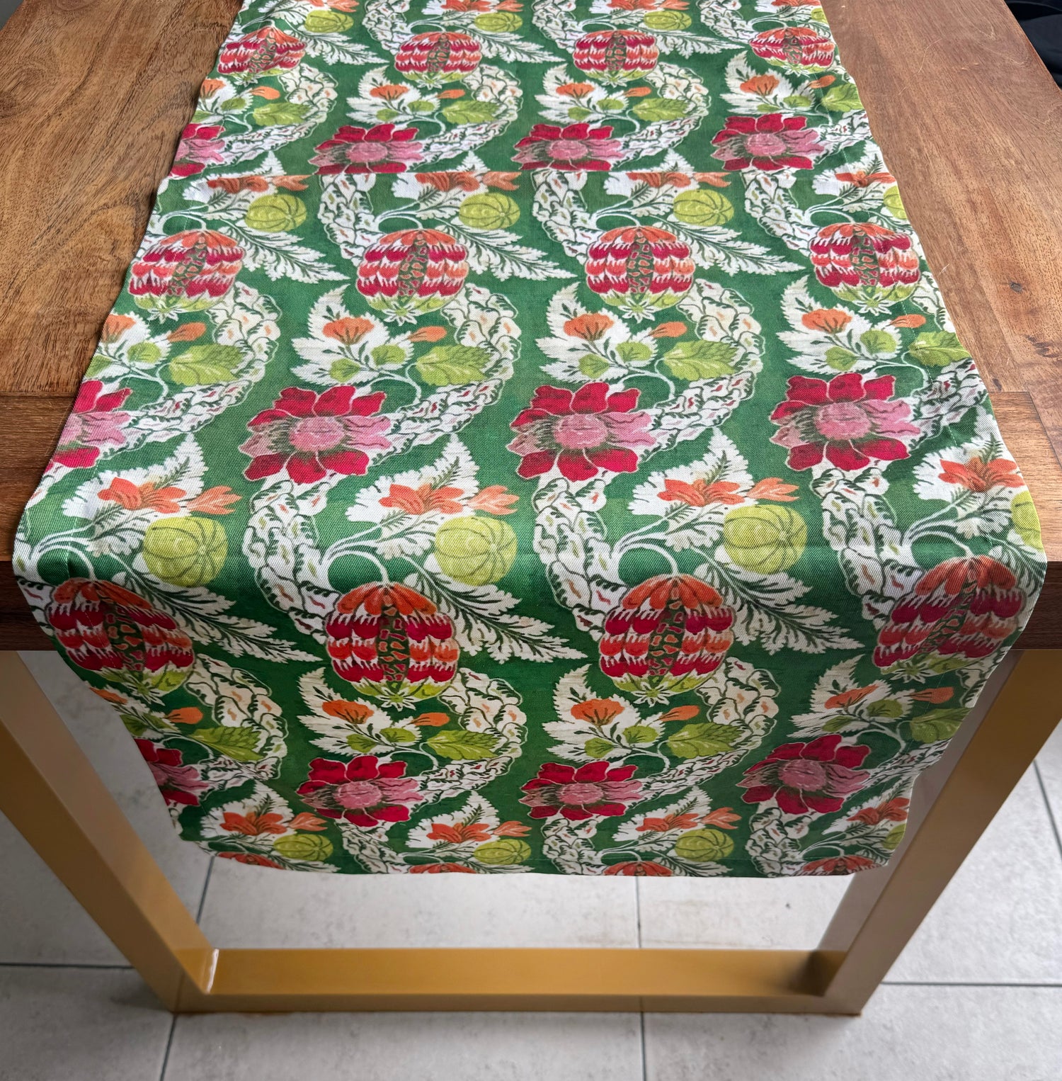 linens-laurent-runner-floral