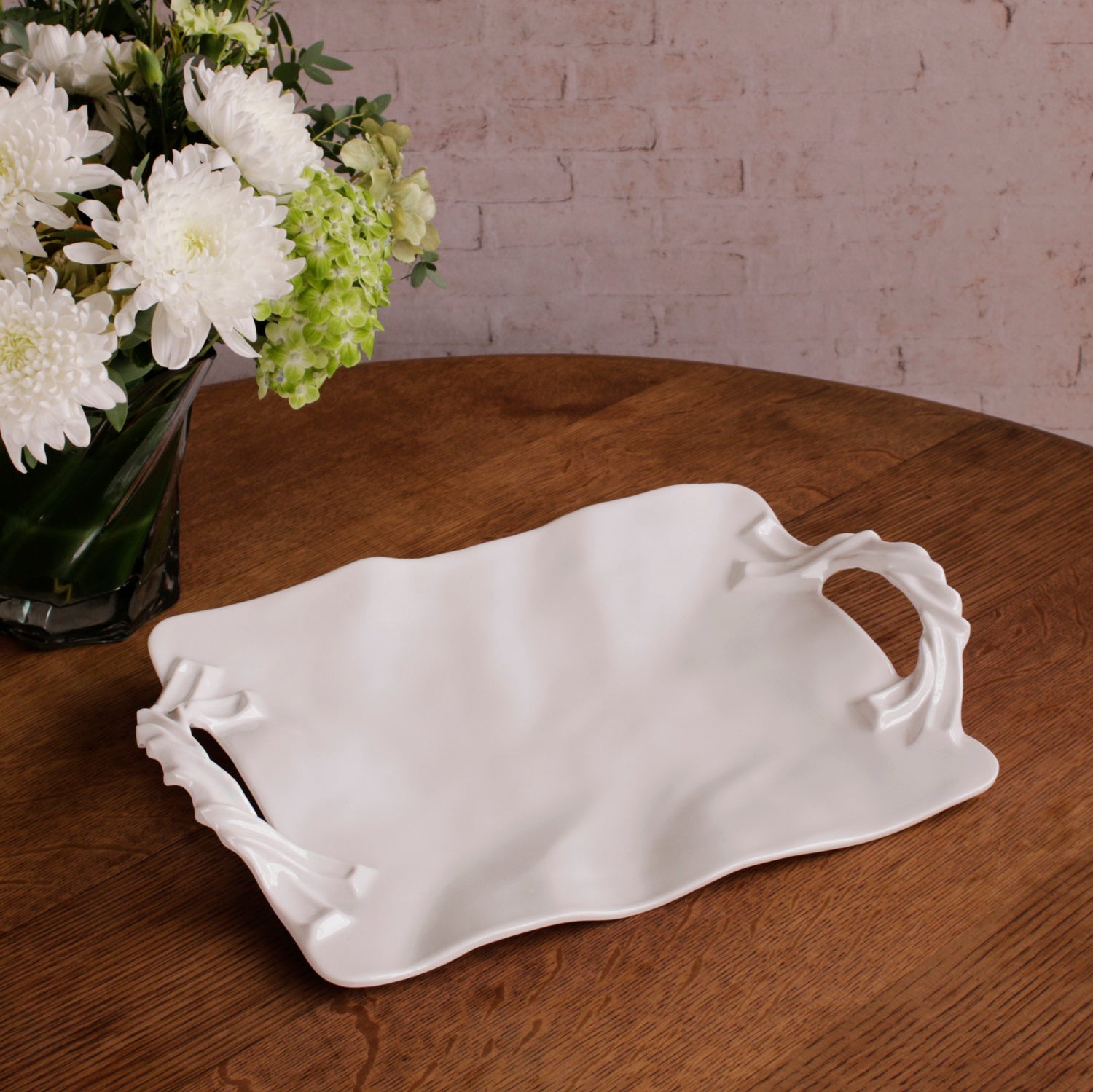 beatriz-ball-vida-sasha-rectangular-tray-with-handles-white