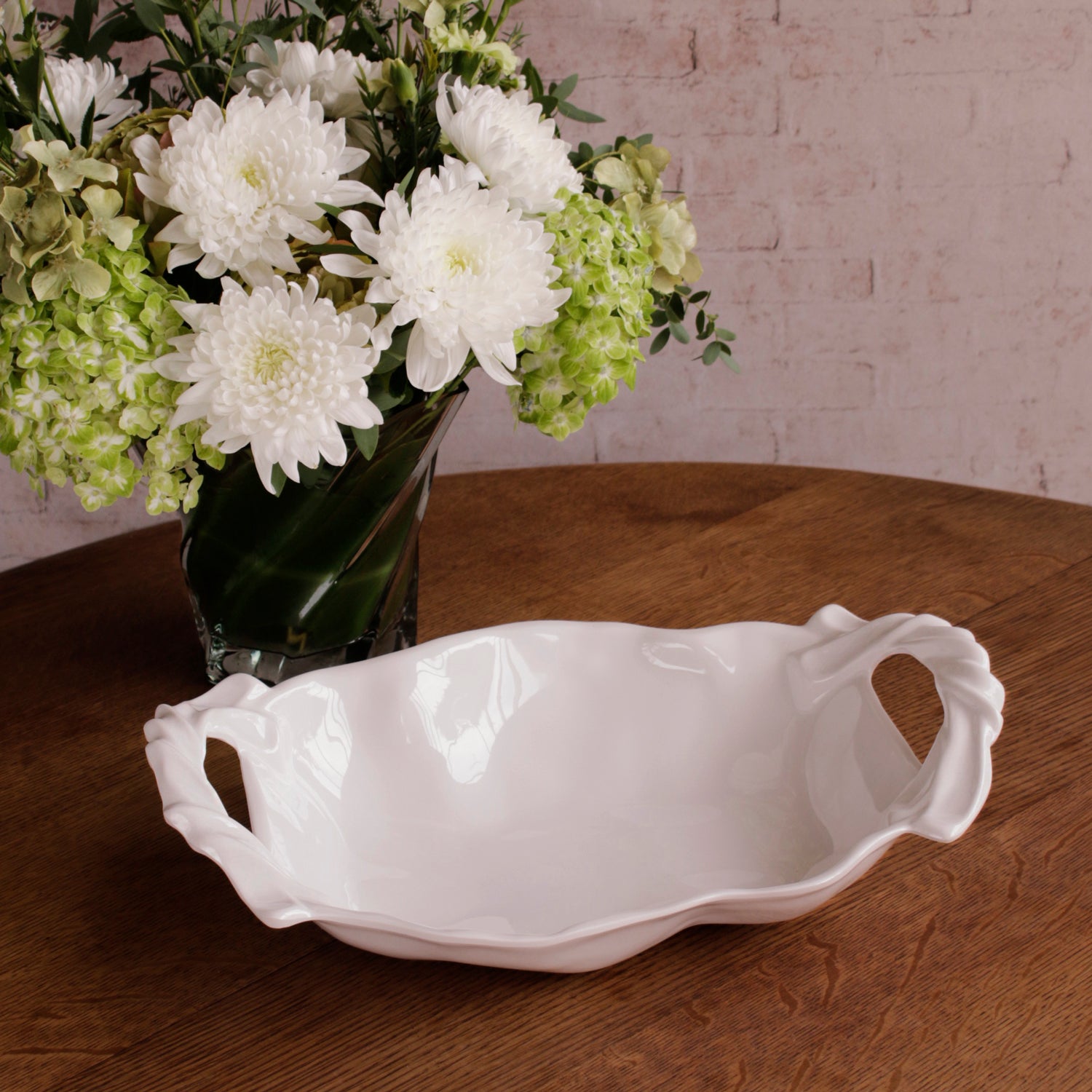 beatriz-ball-vida-sasha-medium-bowl-with-handles-white