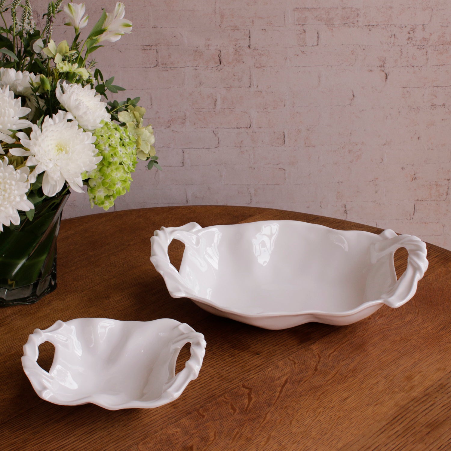 beatriz-ball-vida-sasha-medium-bowl-with-handles-white