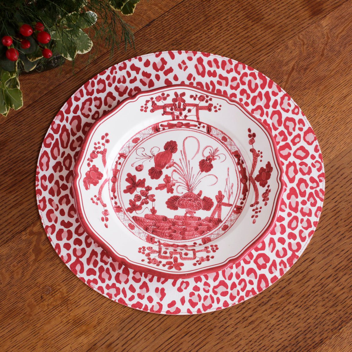 VIDA Faenza and Leopard Reversible Round Placemats Set of 4 White &amp; Red