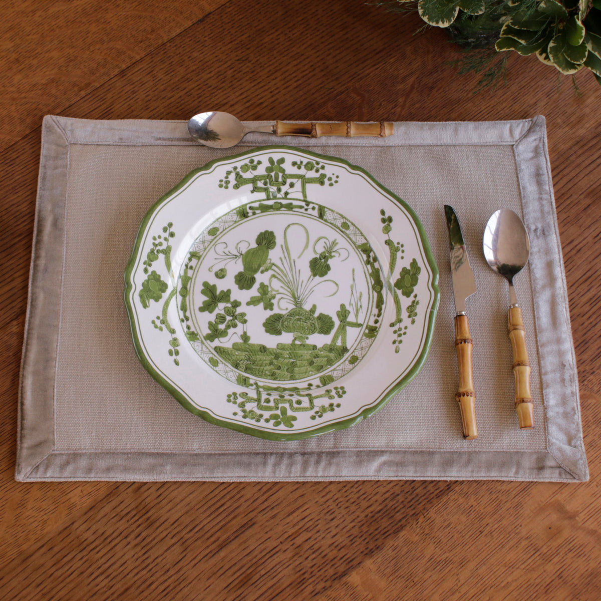 vida-faenza-9-salad-plate-set-of-4-white-and-green