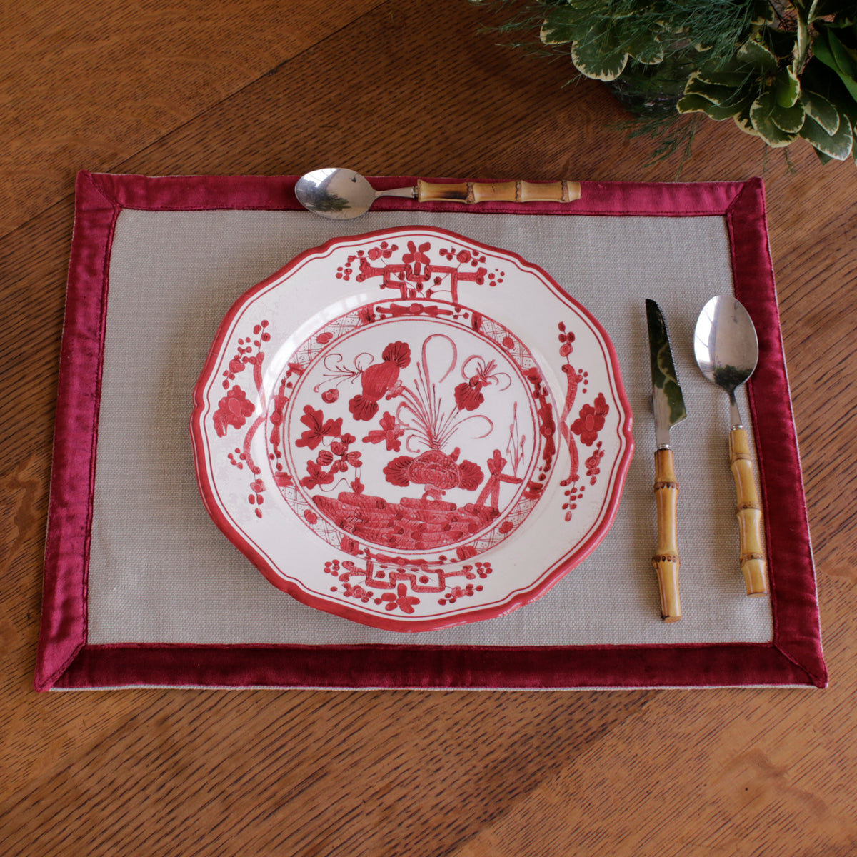 vida-faenza-9-salad-plate-set-of-4-white-and-red