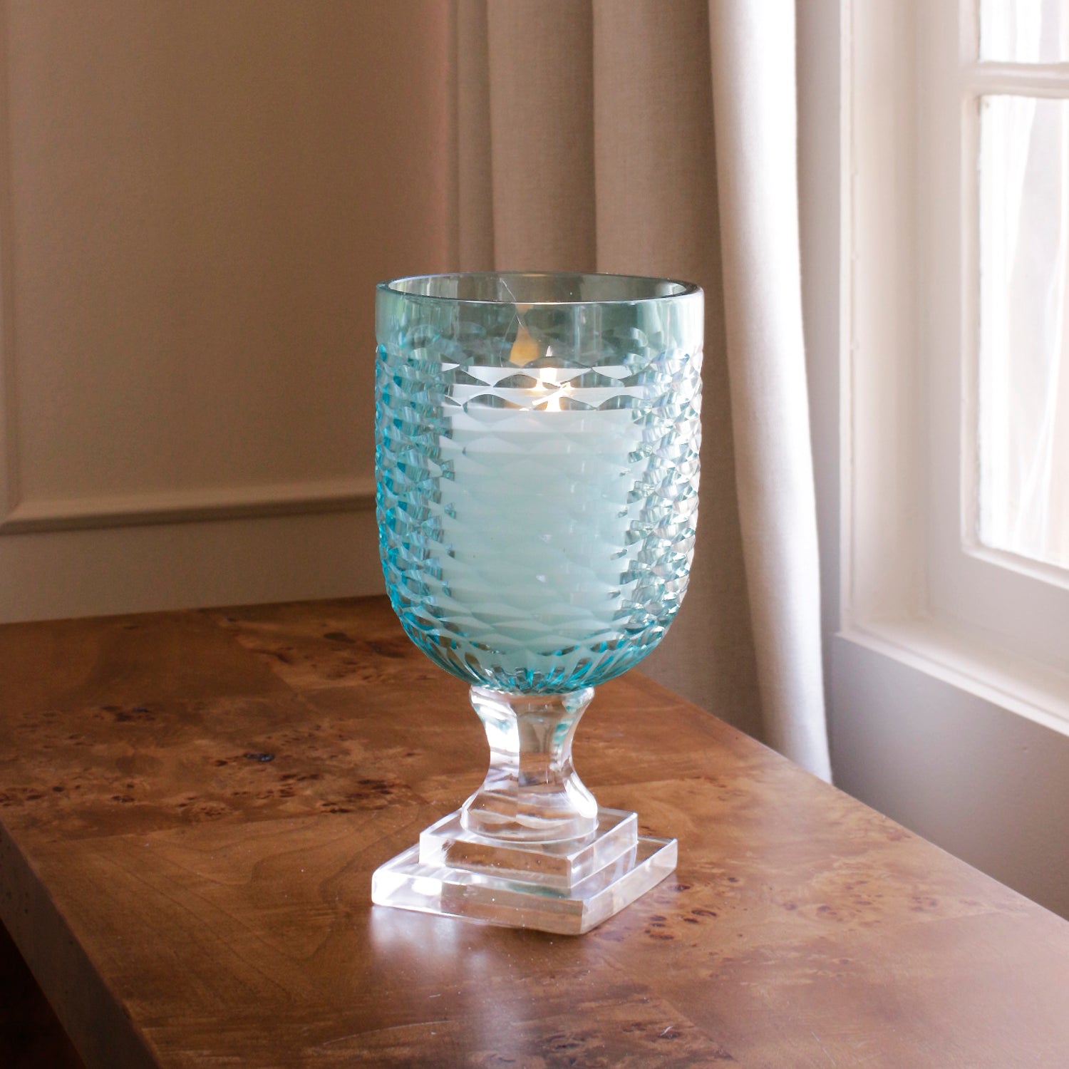 glass-eclat-small-hurricane-pale-blue-clear