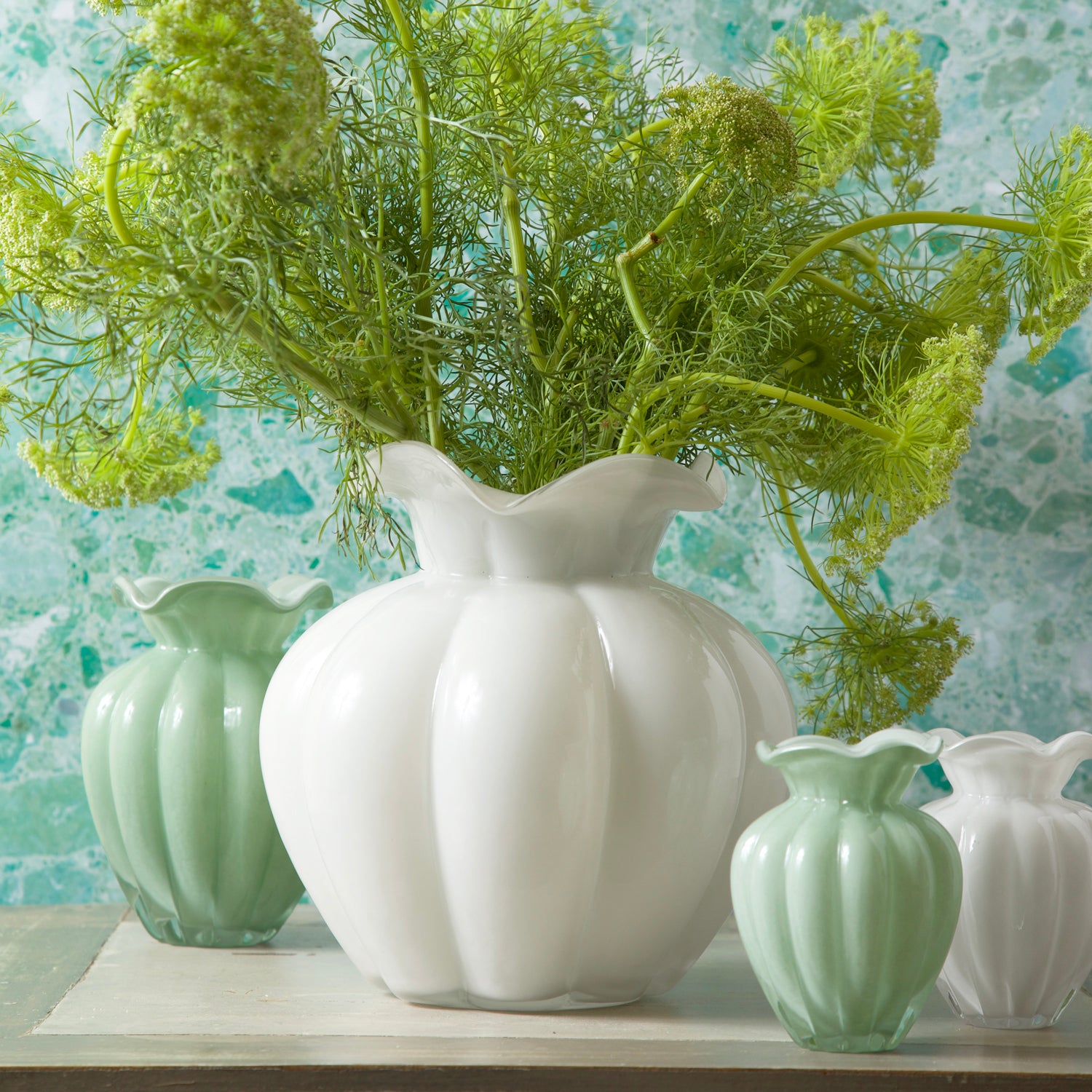 GLASS Vento Medium Vase (Pistachio)