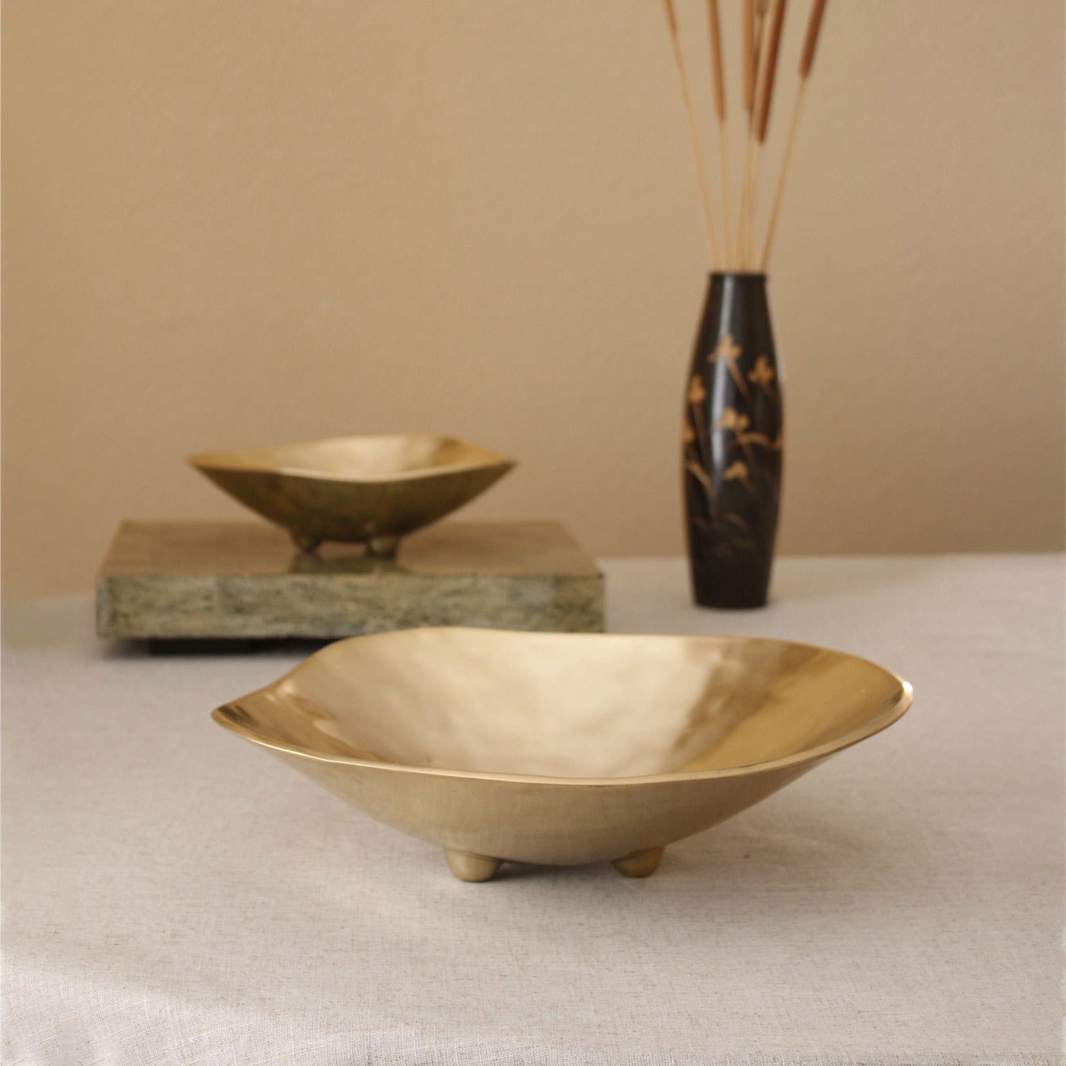 SIERRA MODERN Medium Lissa Bowl (Shiny Gold)