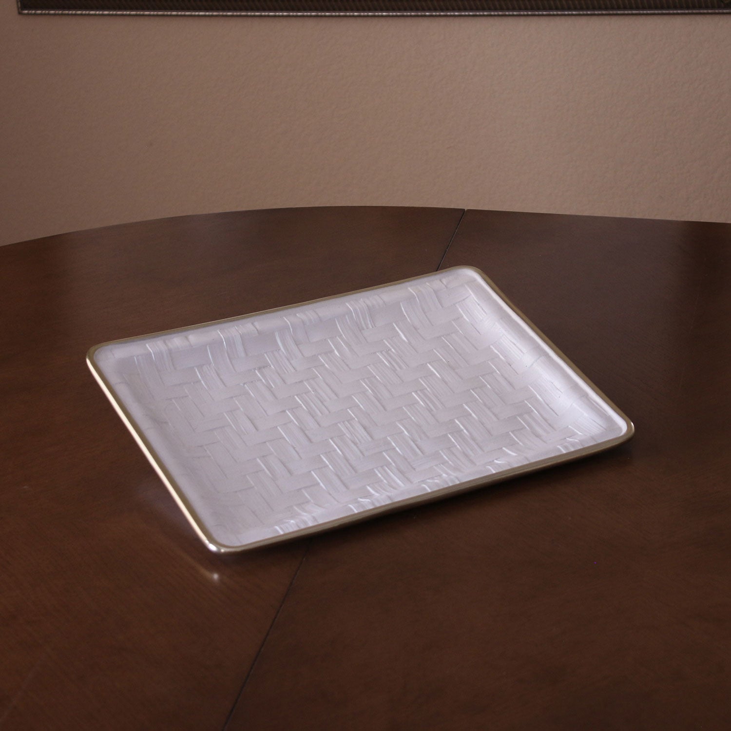 beatriz-ball-thanni-bahamas-medium-tray-white-and-gold