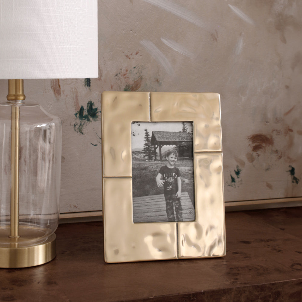 beatriz-ball-frame-sierra-modern-asimetric-4-x-6-vertical-gold