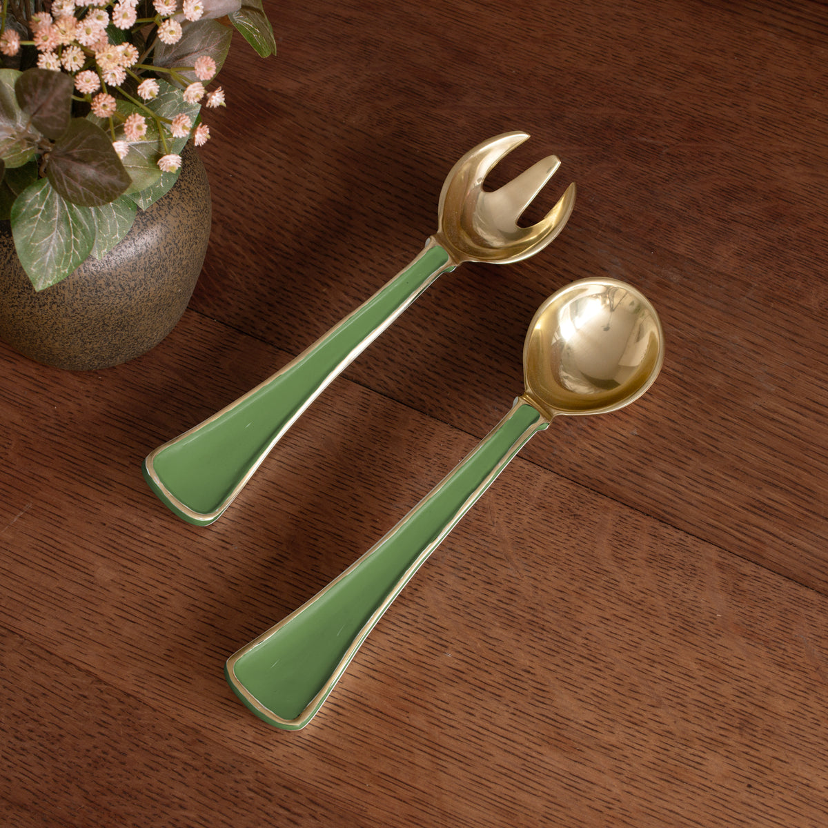 beatriz-ball-encanto-soho-salad-servers-leaf-green
