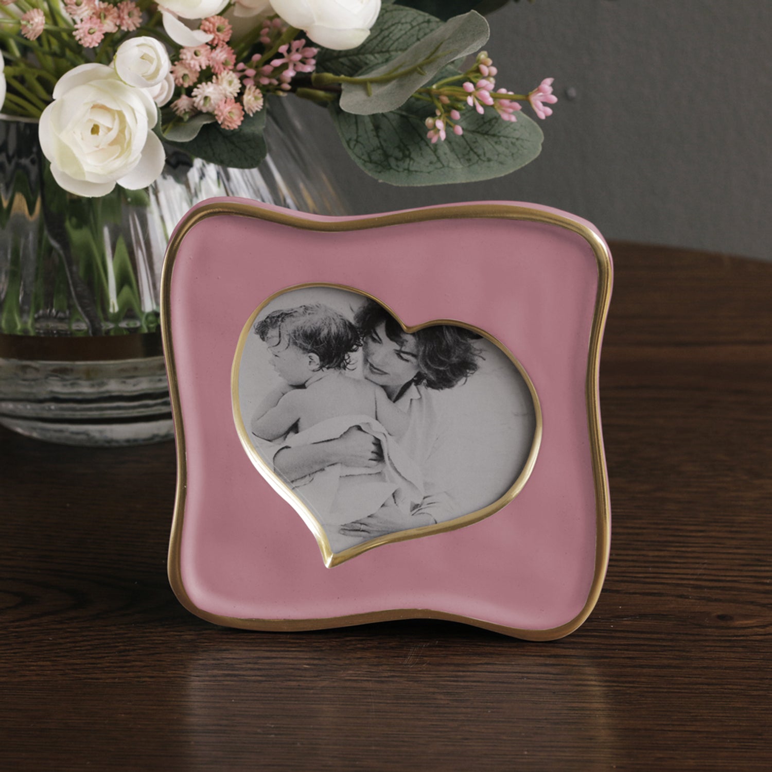 beatriz-ball-frame-encanto-curved-heart-5-x-5-pink