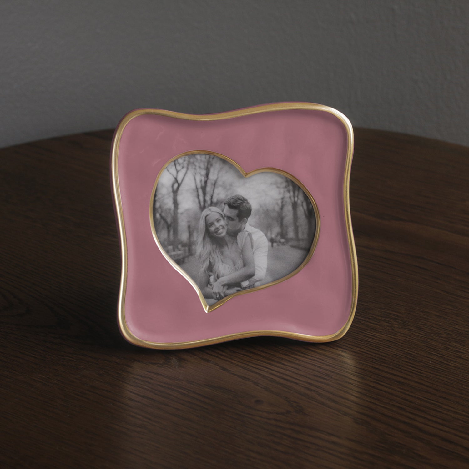 beatriz-ball-frame-encanto-curved-heart-5-x-5-pink