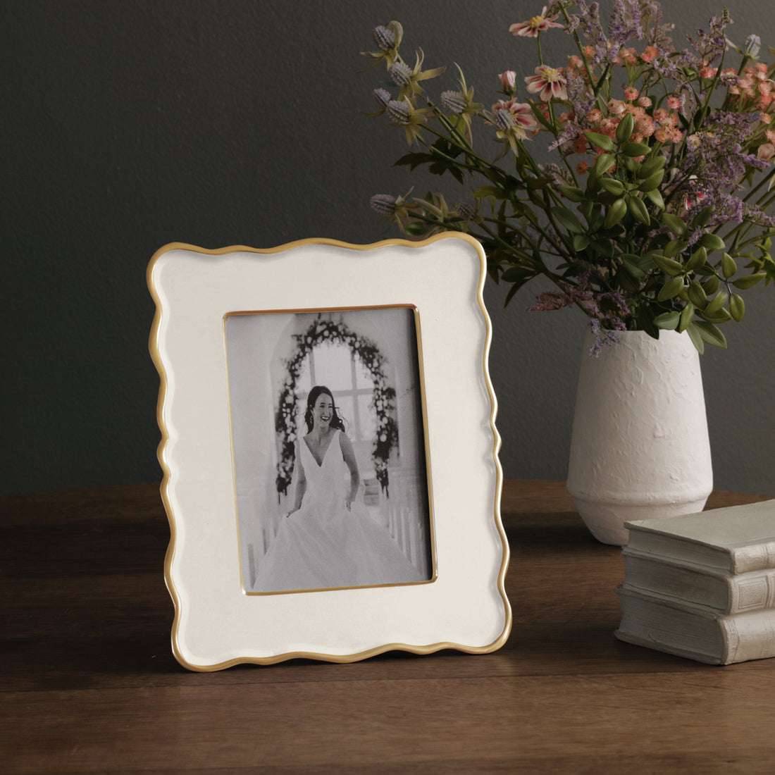 beatriz-ball-frame-encanto-rea-5x7-cream