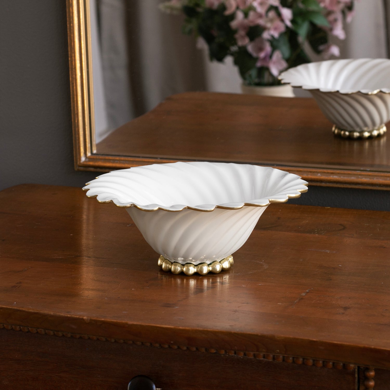 beatriz-ball-encanto-vienna-small-bowl-with-pearl-base-cream-and-white
