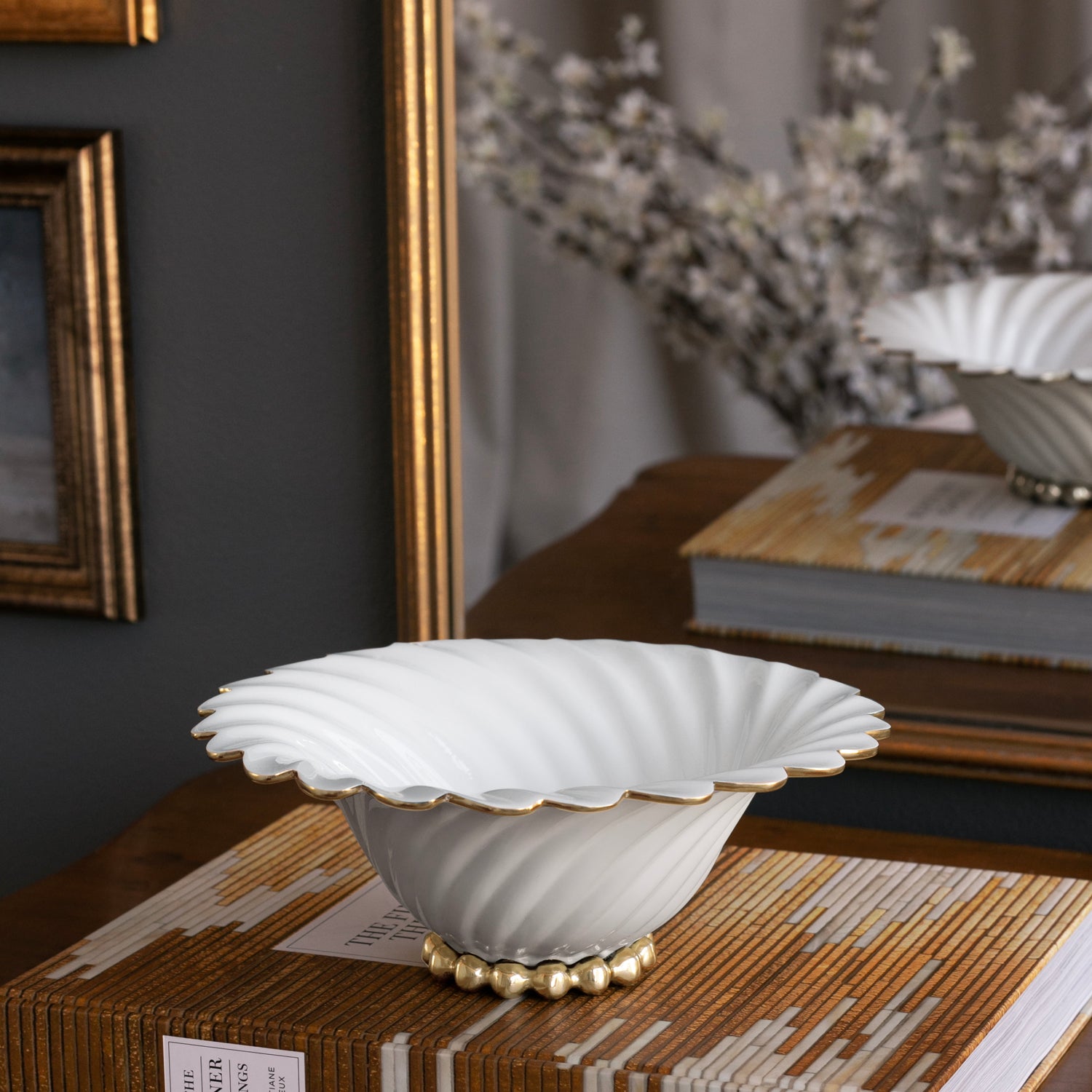 beatriz-ball-encanto-vienna-small-bowl-with-pearl-base-dove-and-white