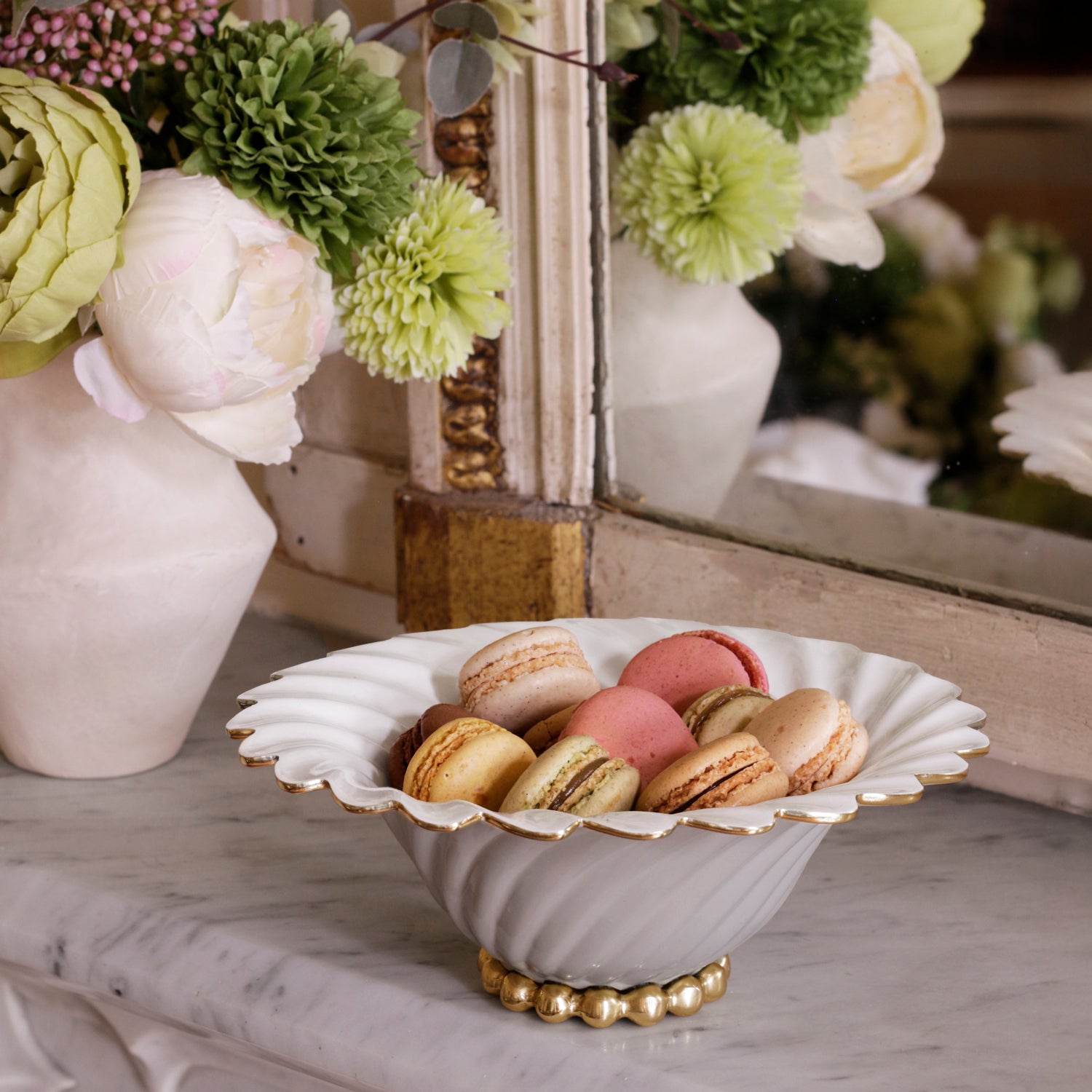 beatriz-ball-encanto-vienna-small-bowl-with-pearl-base-dove-and-white
