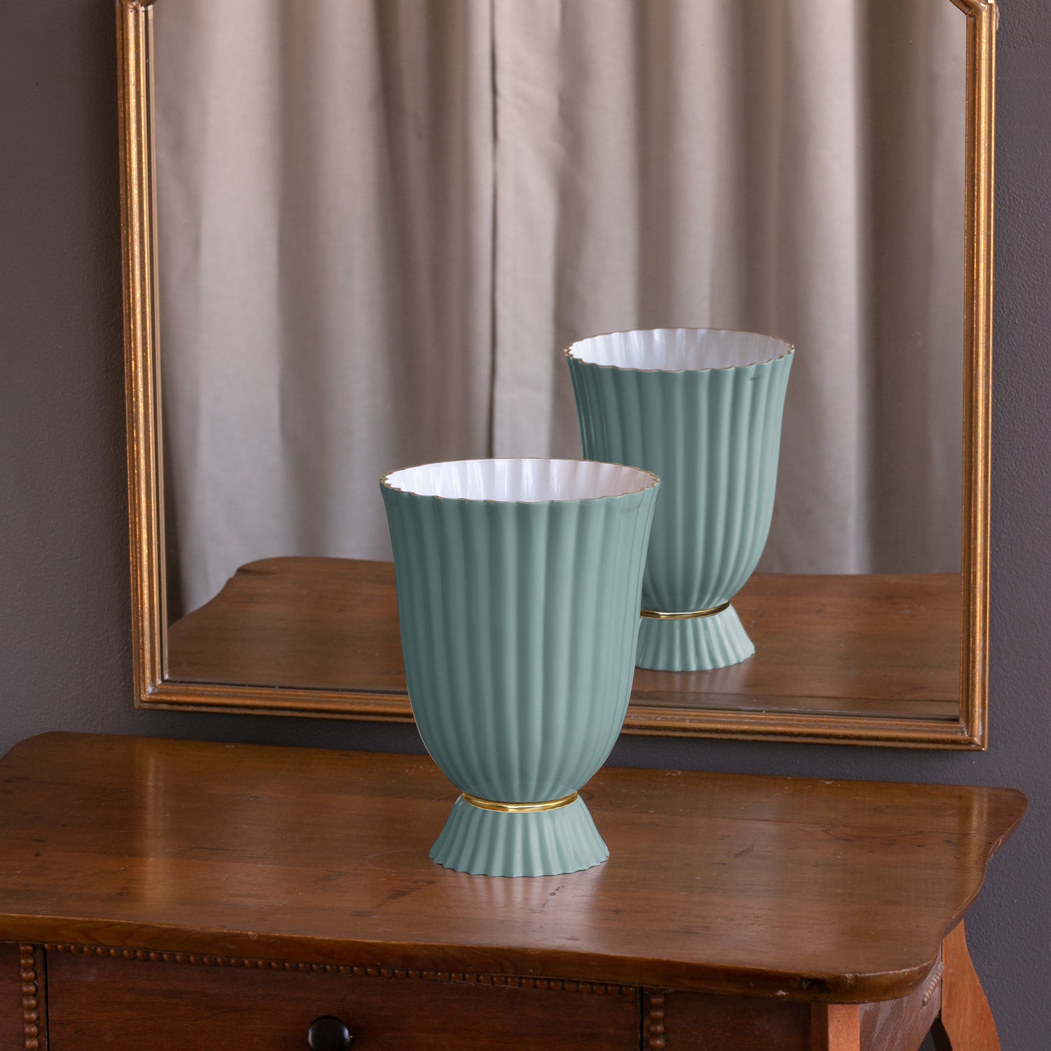 beatriz-ball-encanto-vienna-medium-vase-turquoise-and-white