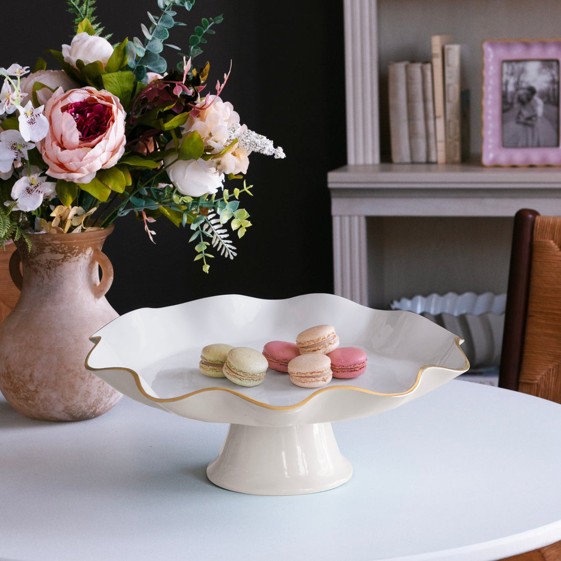 beatriz-ball-encanto-carola-pedestal-cake-plate-cream-and-white