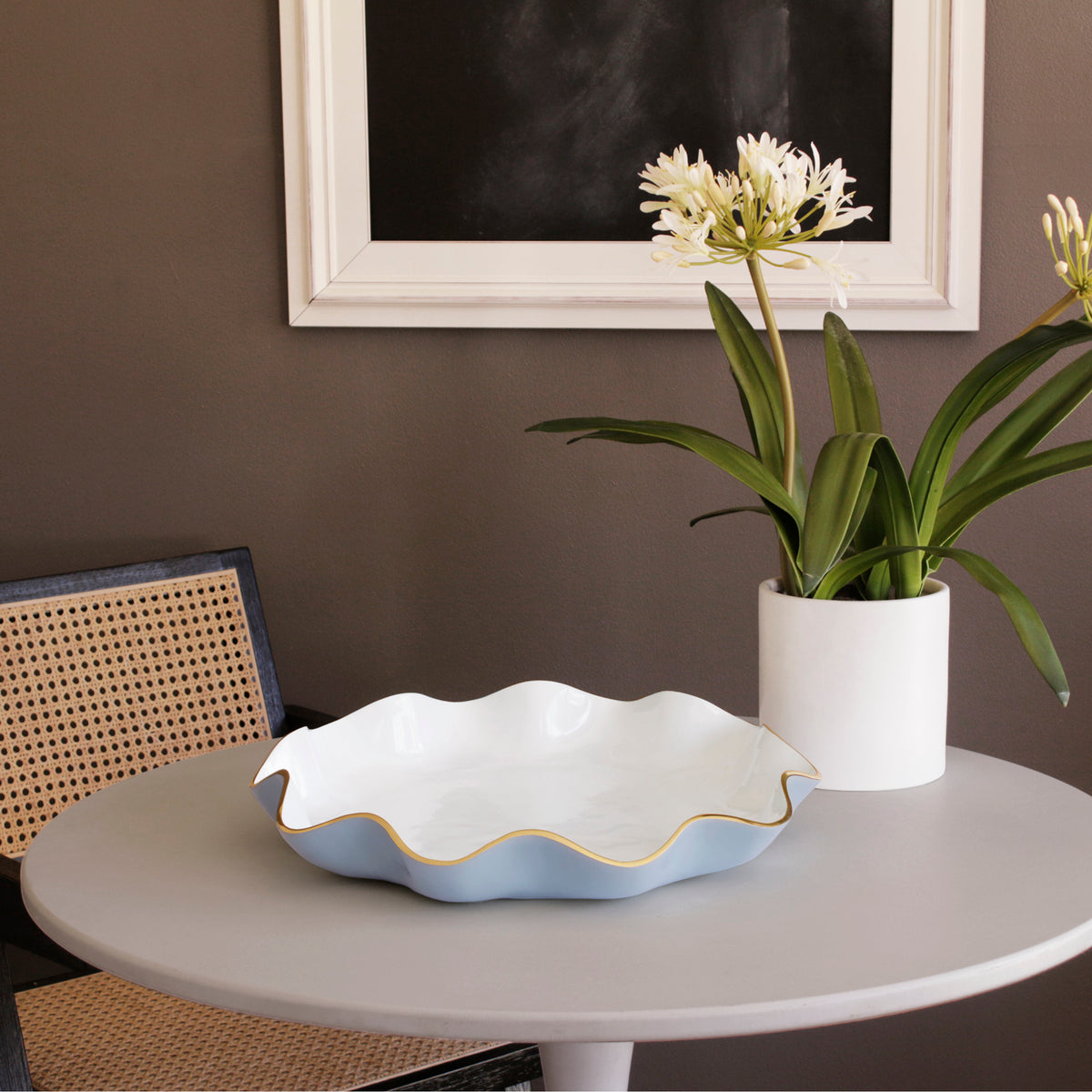 beatriz-ball-encanto-carola-large-round-platter-periwinkle-and-white