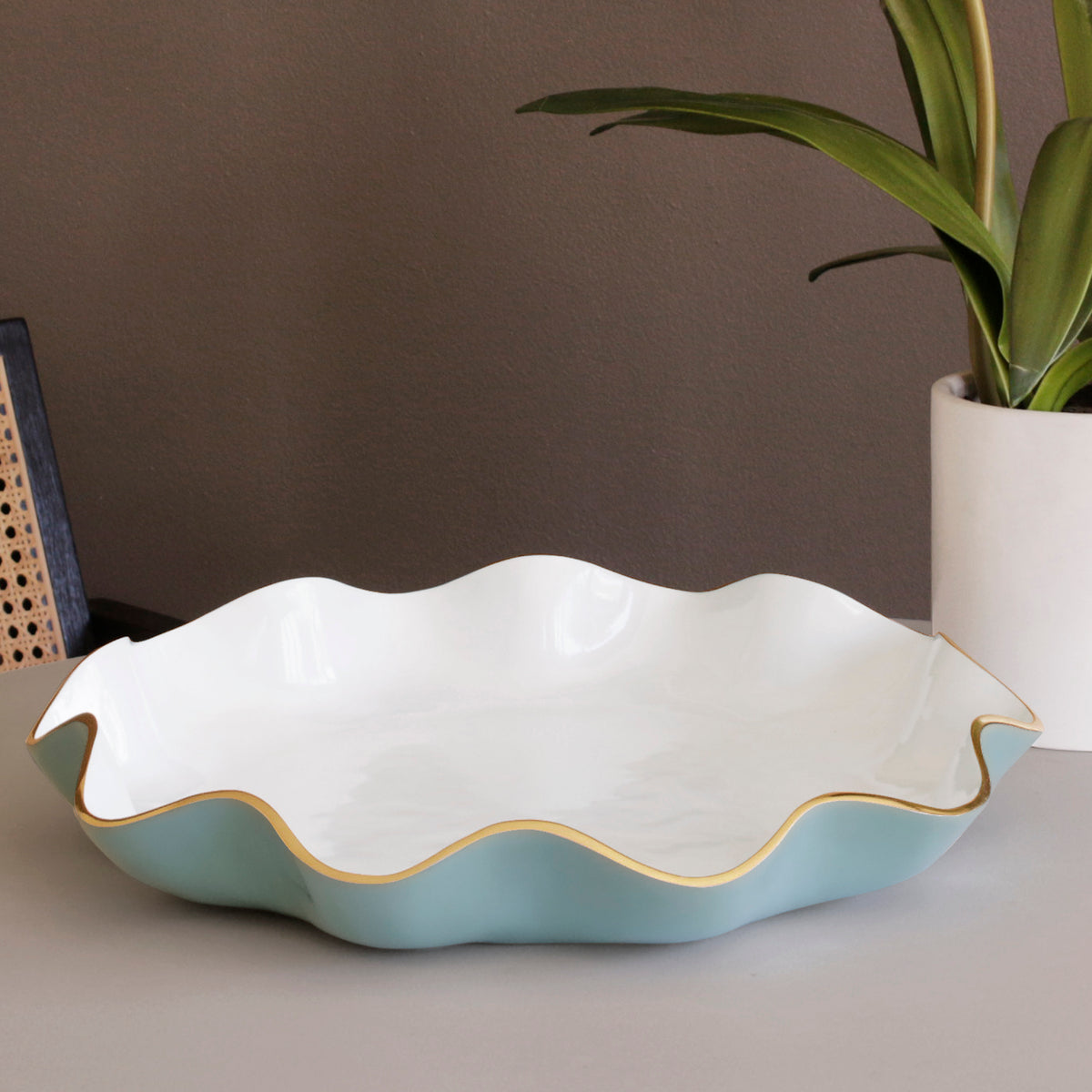 beatriz-ball-encanto-carola-large-round-platter-turquoise-and-white